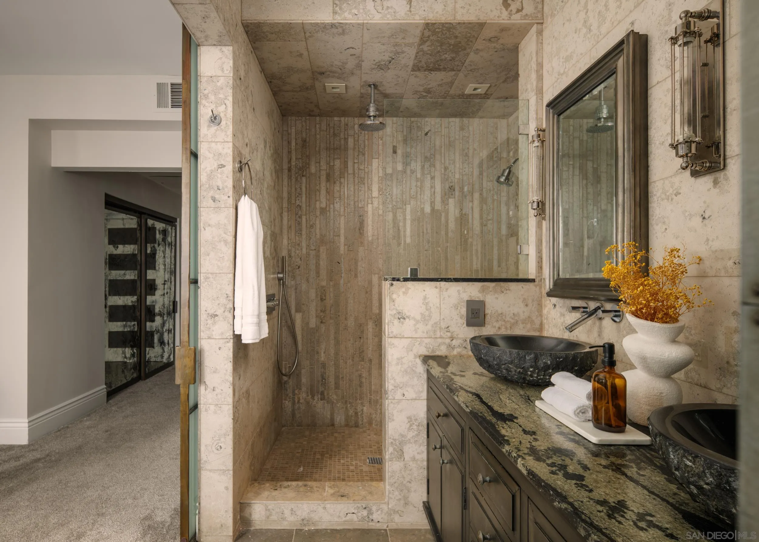 https://cdn.realtyfeed.com/cdn/127/260023477/565c7ed8906b0acb216dbb207dadf345.webp