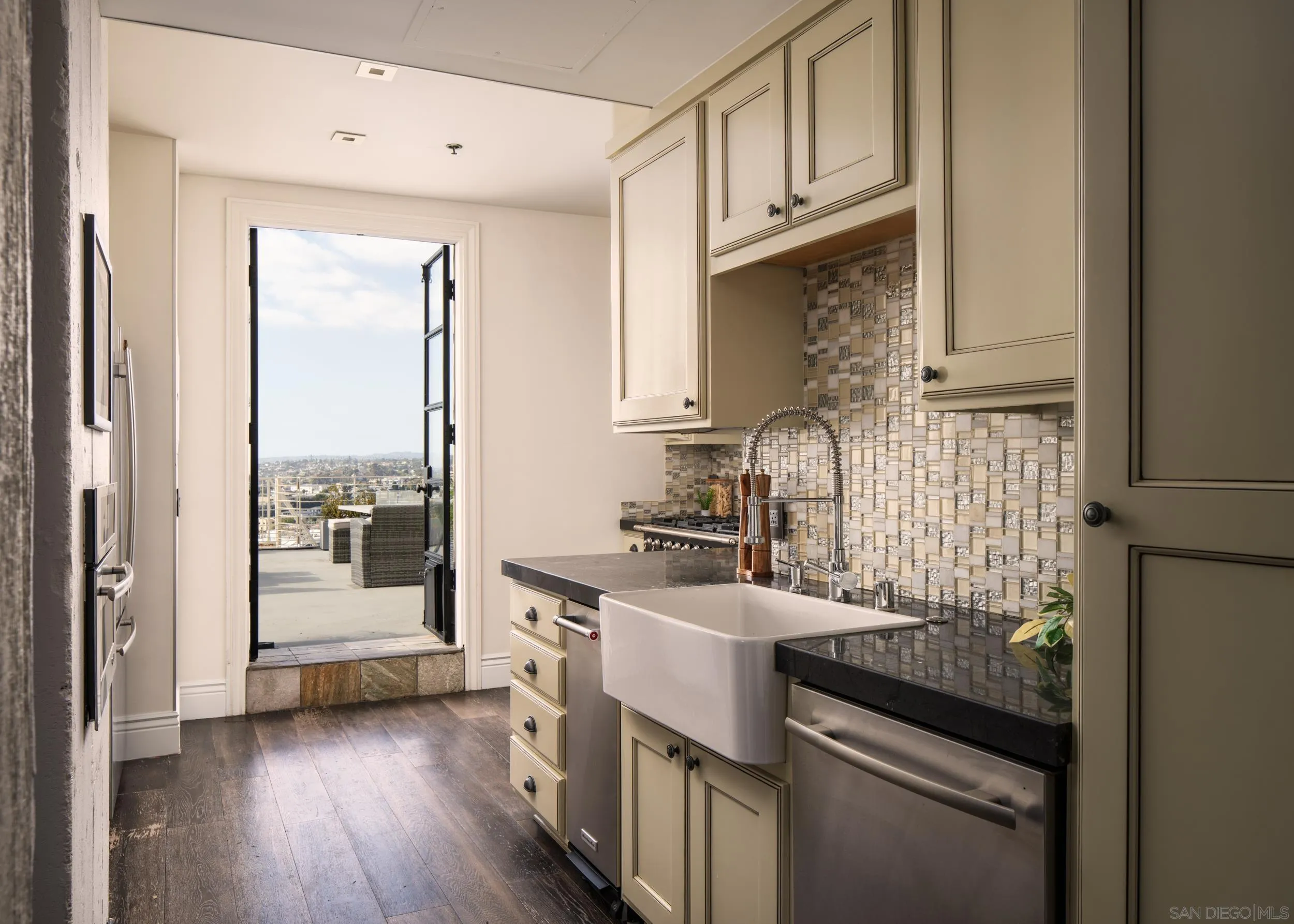 https://cdn.realtyfeed.com/cdn/127/260023477/6d16cd0609f3c48f35c1d30911f68d06.webp