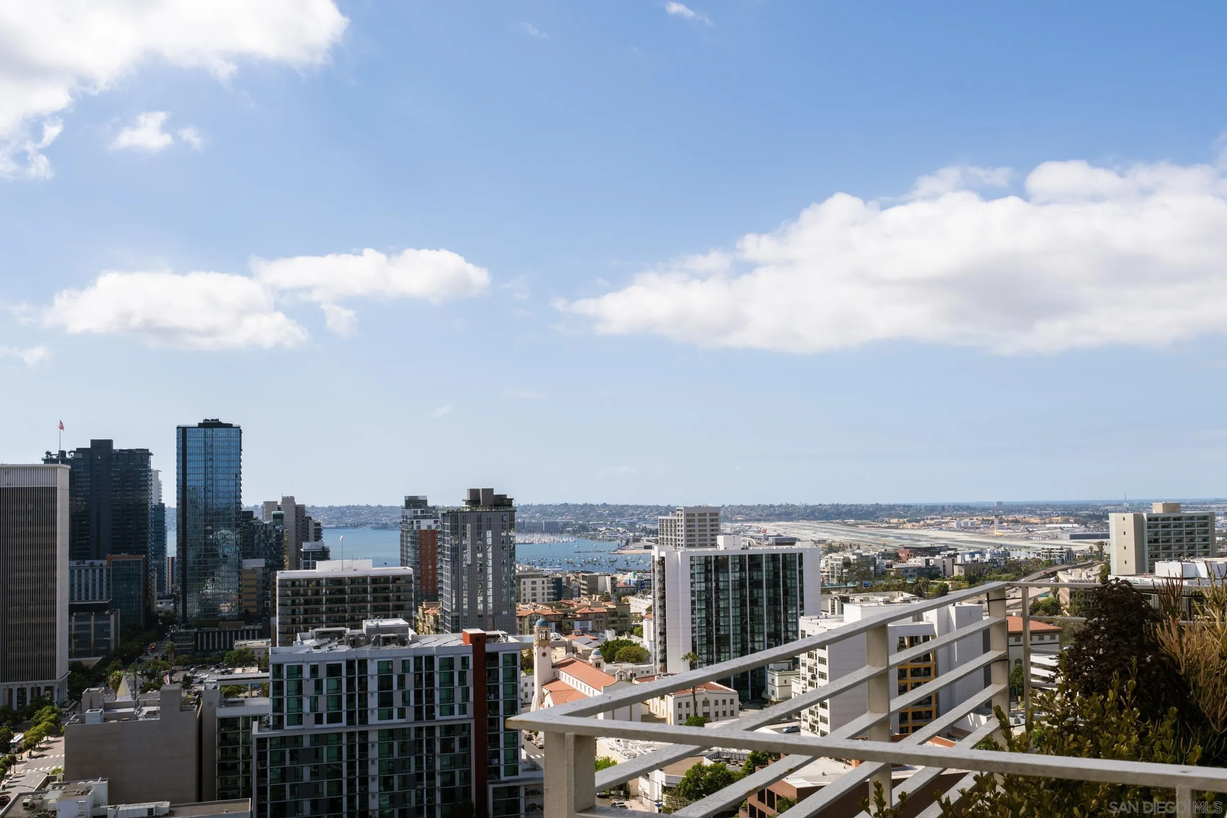 https://cdn.realtyfeed.com/cdn/127/260023477/6dac978b6db78b6ea1df252fad63c5b5.webp