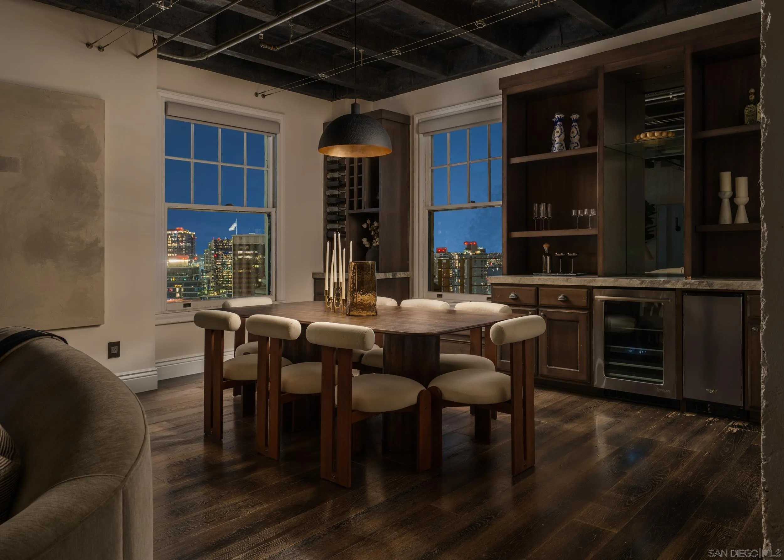 https://cdn.realtyfeed.com/cdn/127/260023477/7c2d94519a8ab254c0382ea1c0319df8.webp