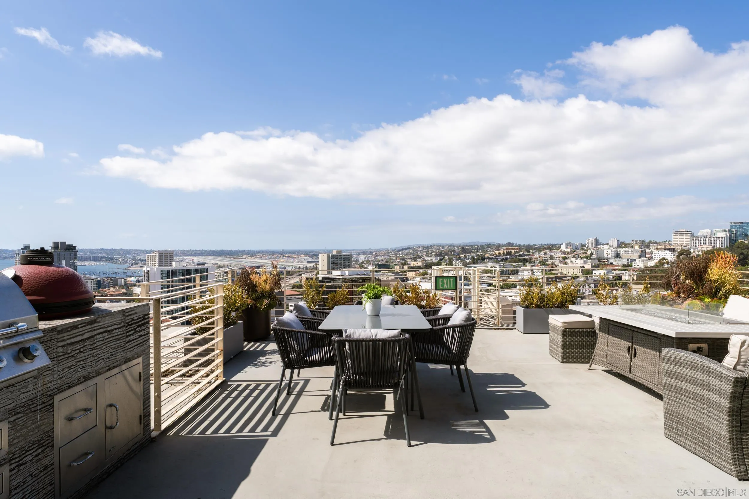 https://cdn.realtyfeed.com/cdn/127/260023477/7f0d5e1fabafba1bc845209c6dd62a1a.webp