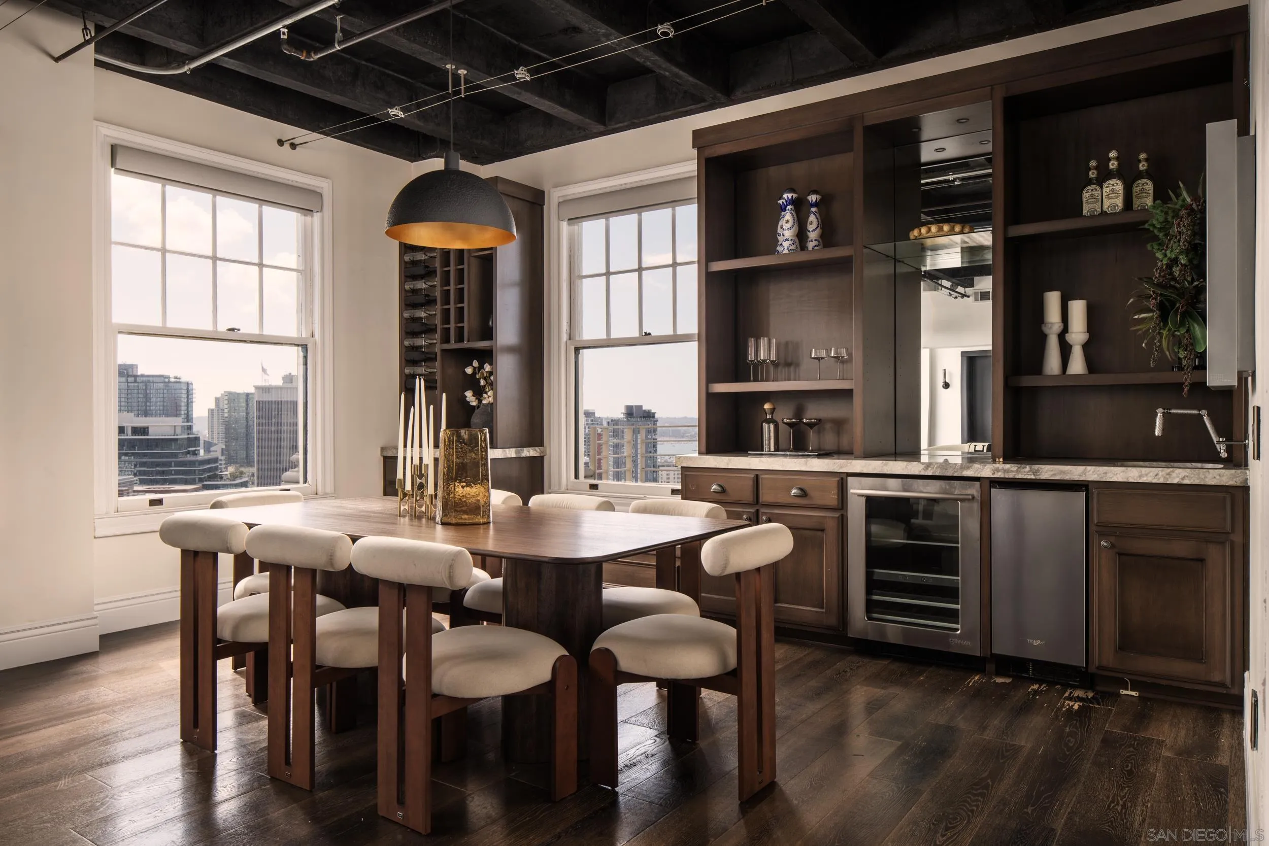 https://cdn.realtyfeed.com/cdn/127/260023477/8279ab2a0bd6d03d6da5e13e097e93d3.webp
