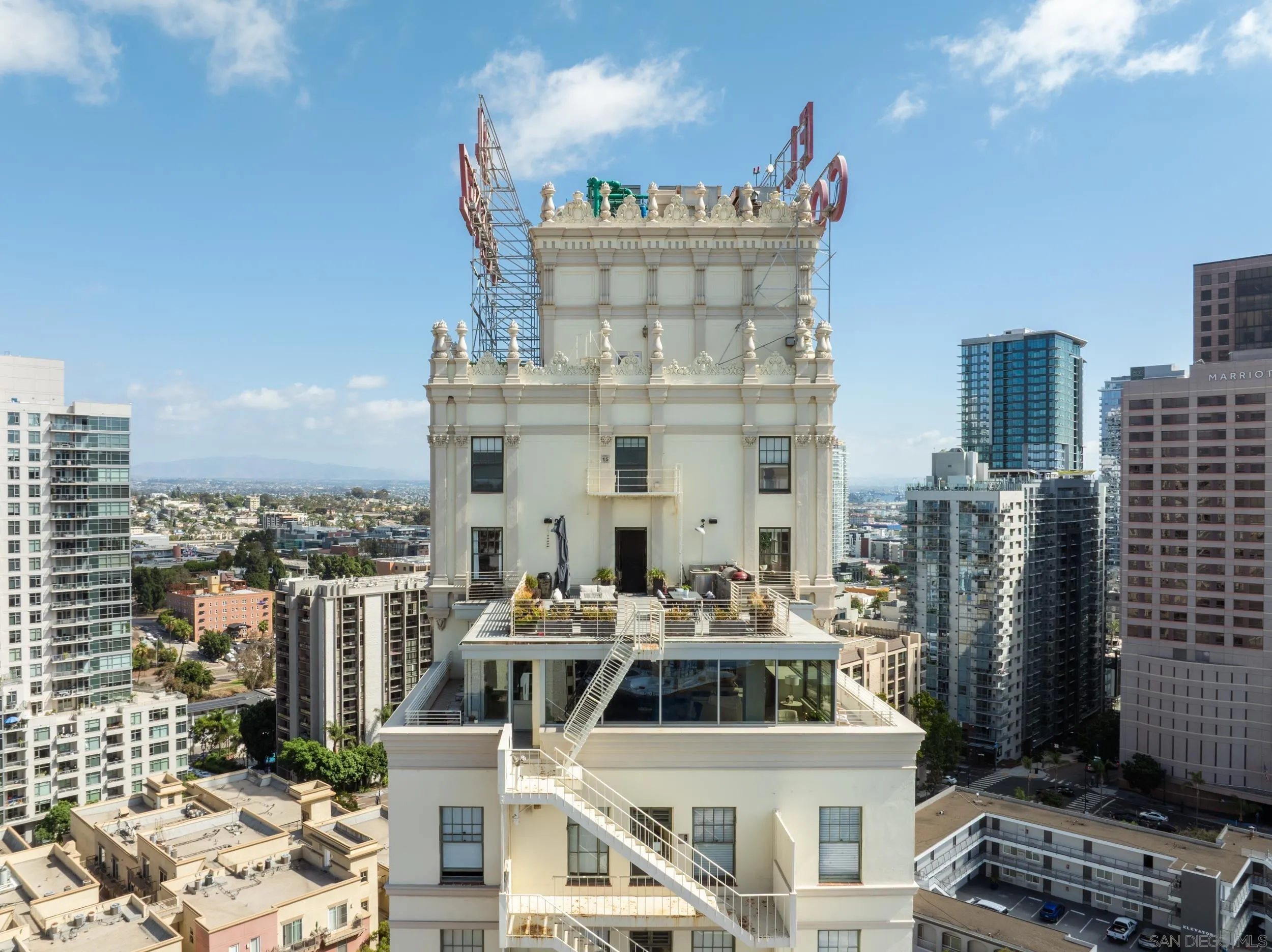 https://cdn.realtyfeed.com/cdn/127/260023477/a8c9c866a022adc93df3cdabf6cc2ed5.webp