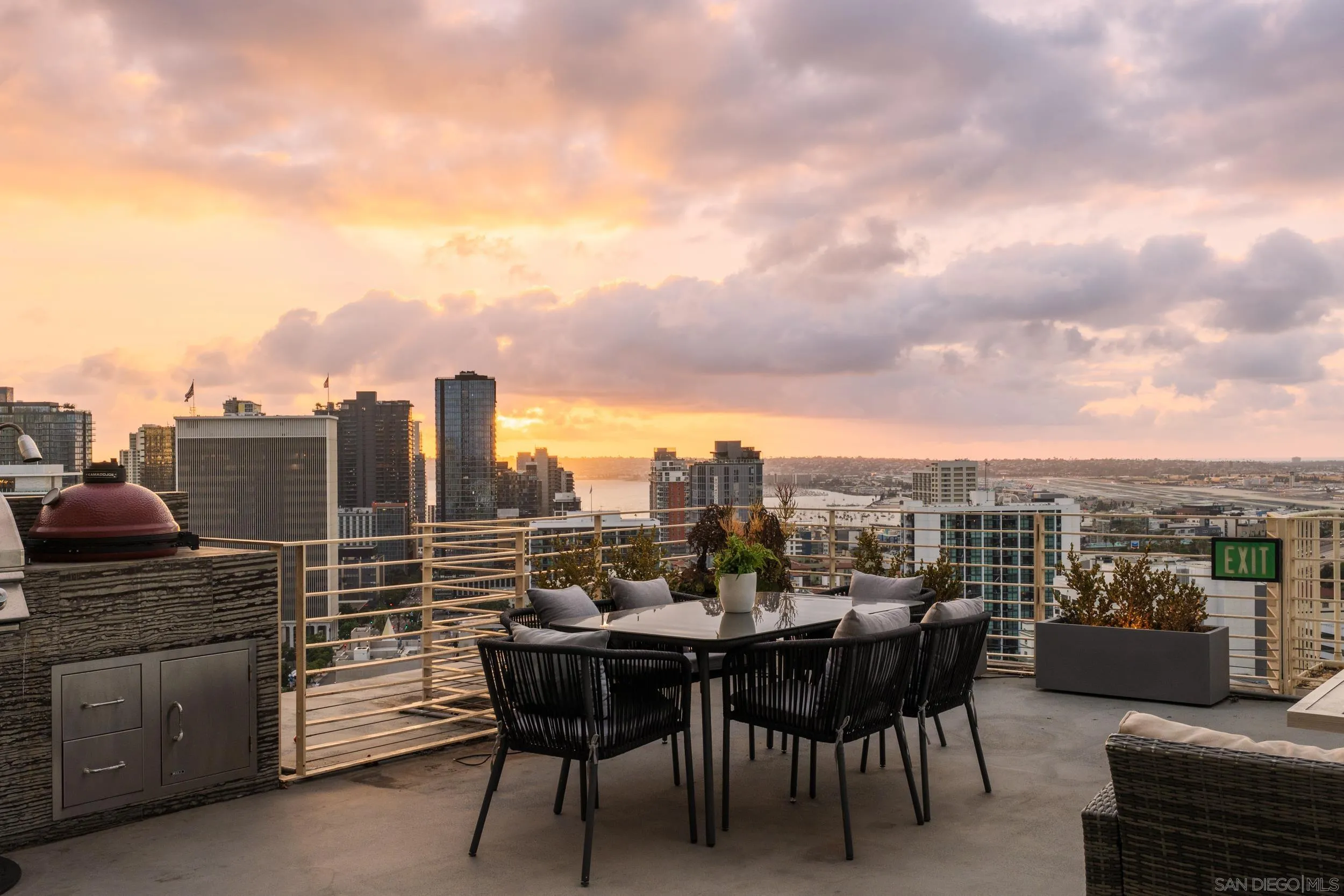https://cdn.realtyfeed.com/cdn/127/260023477/ac7526f2ff16bebec8a9748439fa41e8.webp