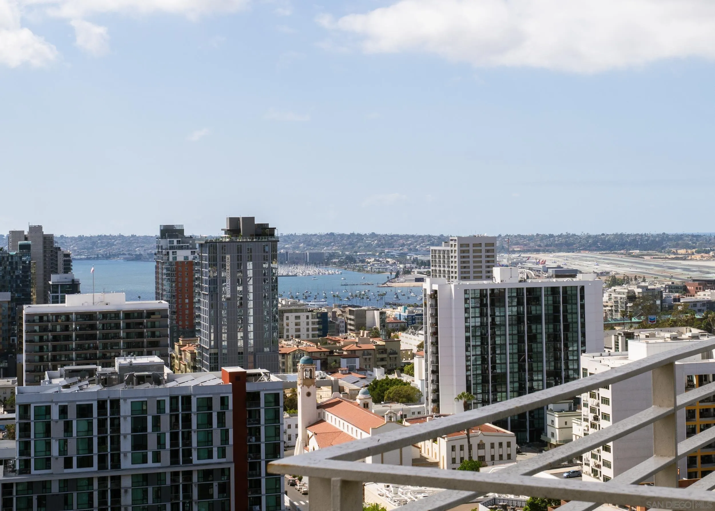https://cdn.realtyfeed.com/cdn/127/260023477/dcf56056ebd21cd8f0a42e390d7610ae.webp