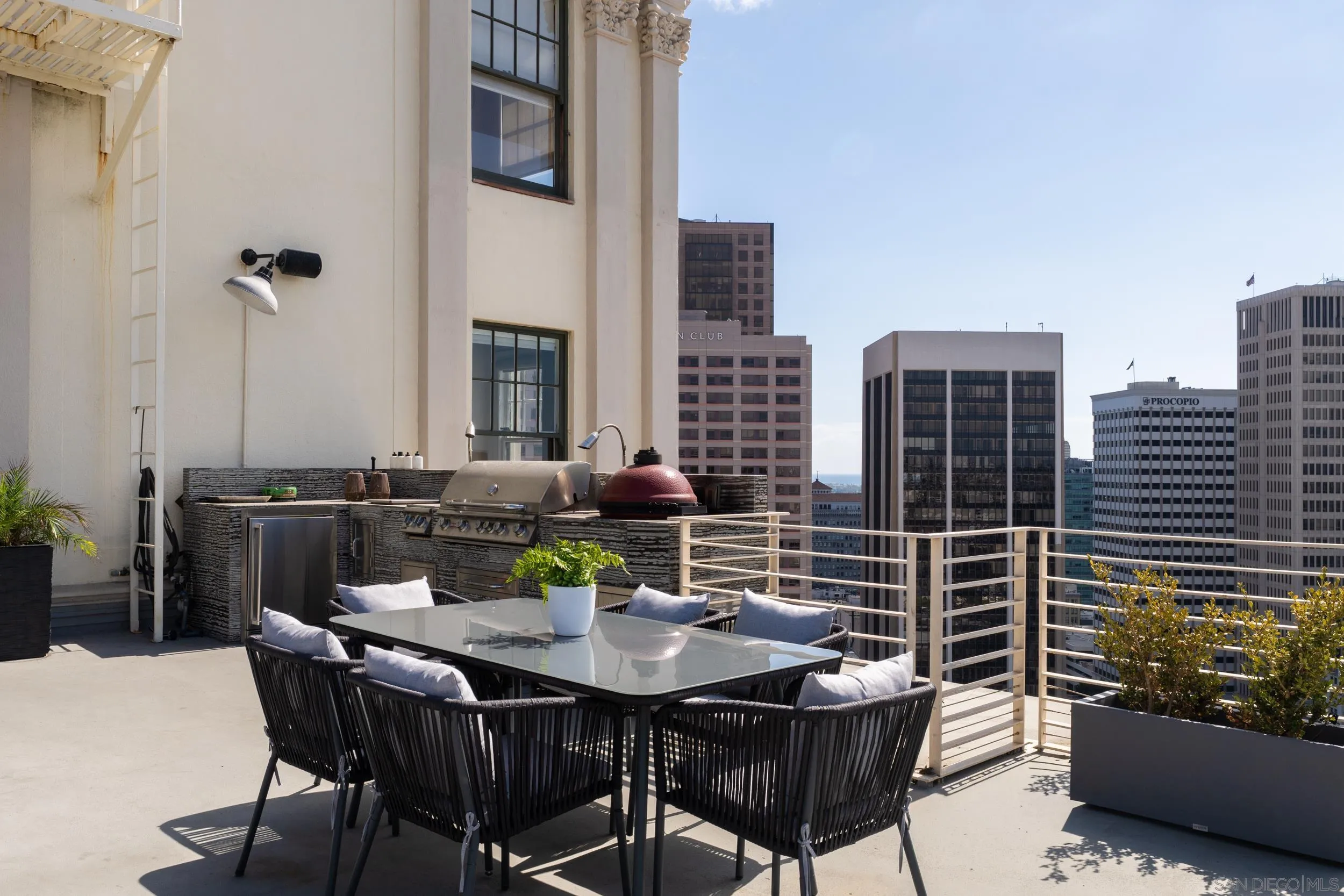 https://cdn.realtyfeed.com/cdn/127/260023477/f2b66771f3b120316f54bffce1922bb5.webp