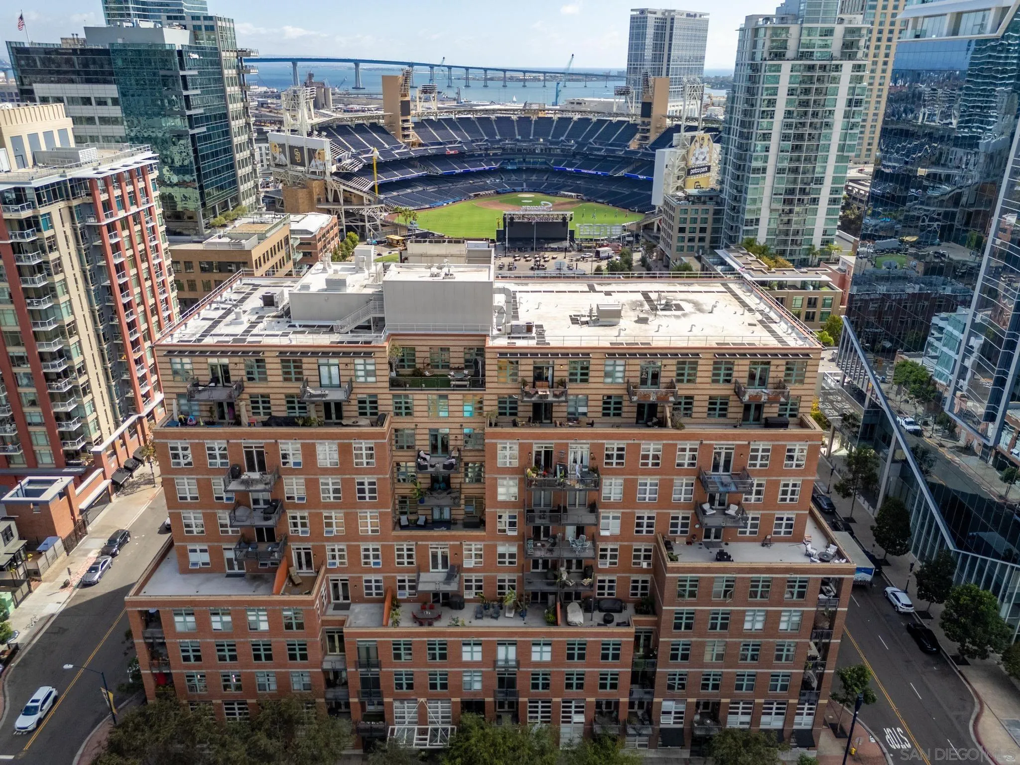 https://cdn.realtyfeed.com/cdn/127/260023479/79e339c03a1996f1156f79d2b7c57e51.webp