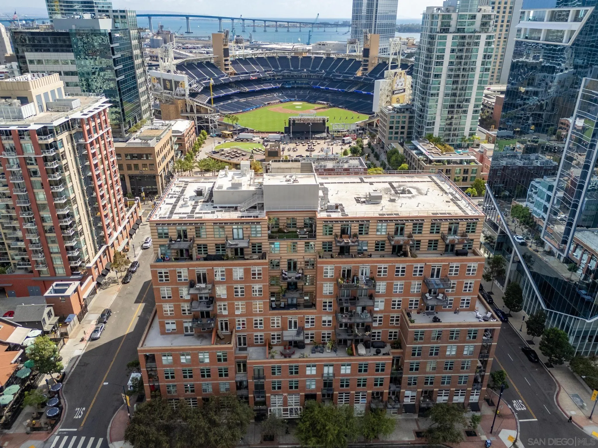 https://cdn.realtyfeed.com/cdn/127/260023479/d213e63107b5952fc84b9f94369d3af9.webp