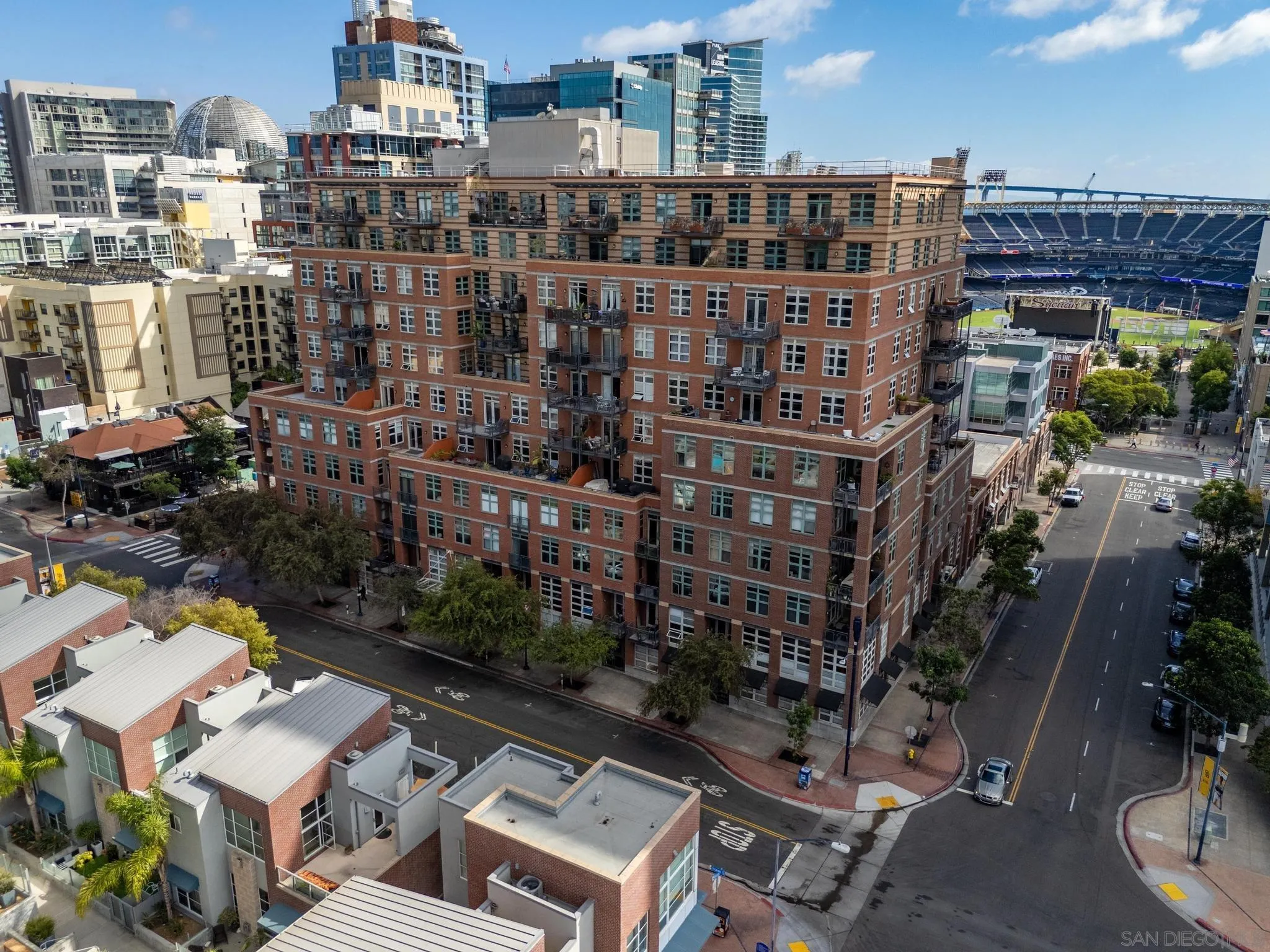 https://cdn.realtyfeed.com/cdn/127/260023479/dc26b28a2db0c75dc44f9eec4d334cd2.webp