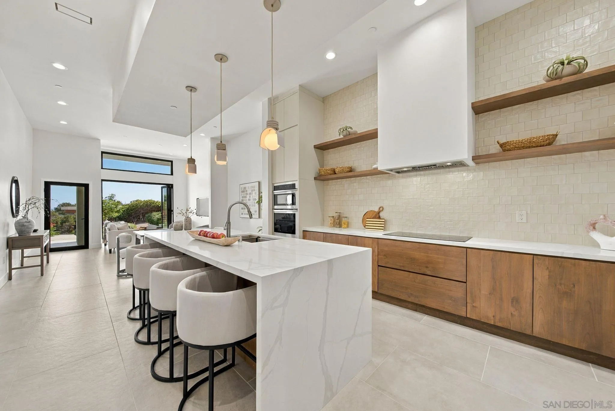 https://cdn.realtyfeed.com/cdn/127/260023482/1ff61a6b73b48add809069adbd52c2c4.webp