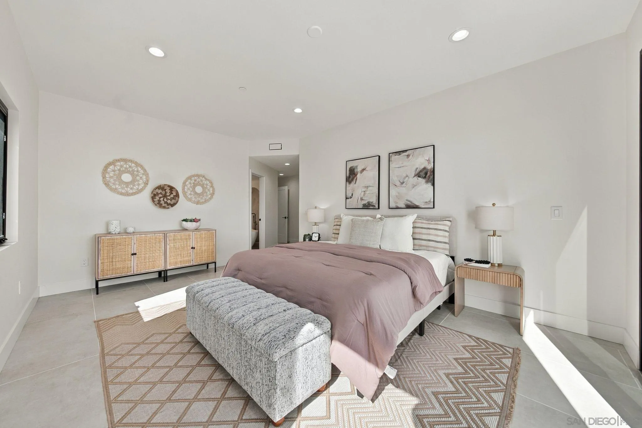 https://cdn.realtyfeed.com/cdn/127/260023482/c60344afe41431ceaf39303e49d83957.webp