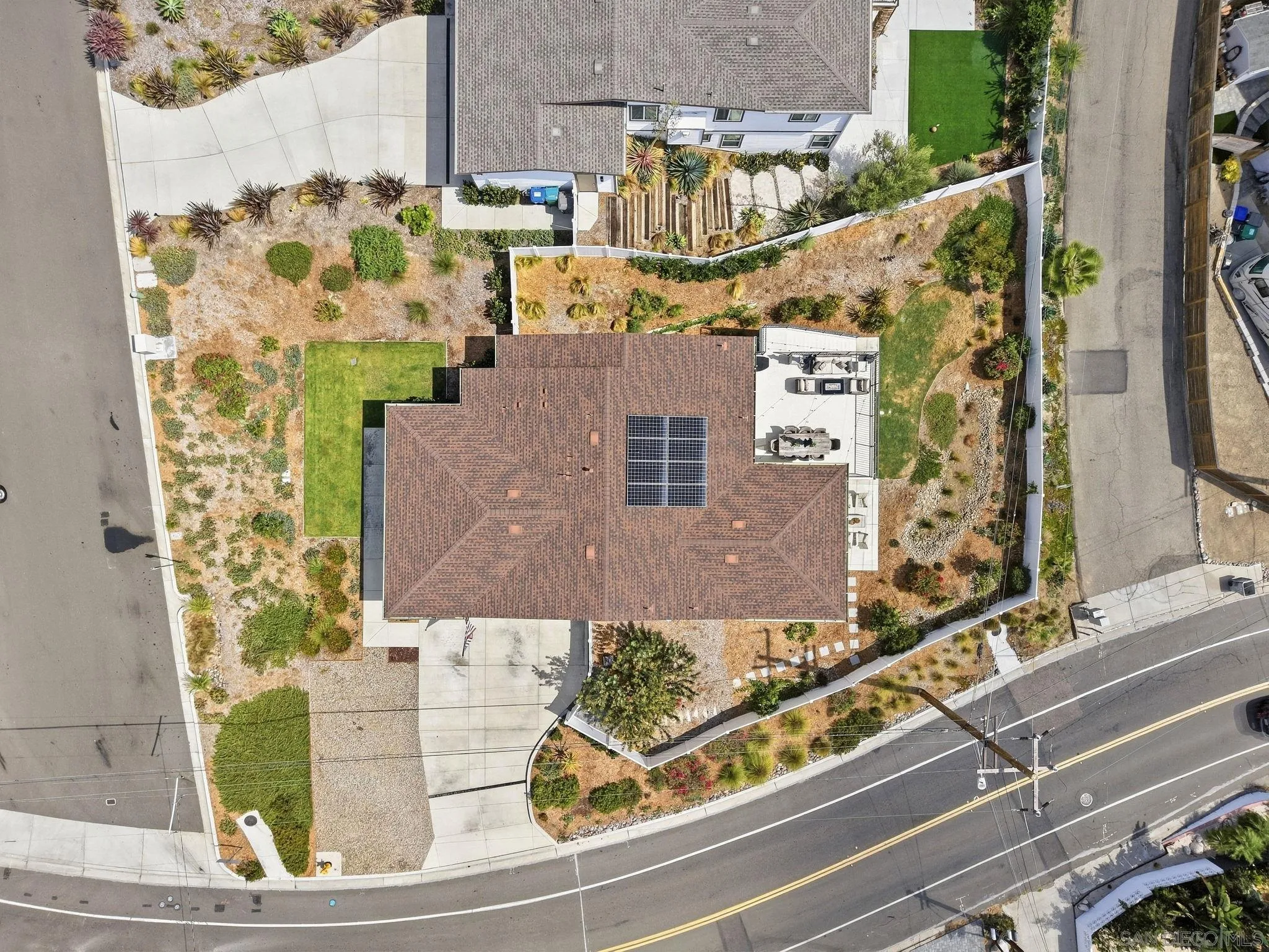 https://cdn.realtyfeed.com/cdn/127/260023484/072ed800b48b1fa80eda65ea54885c44.webp