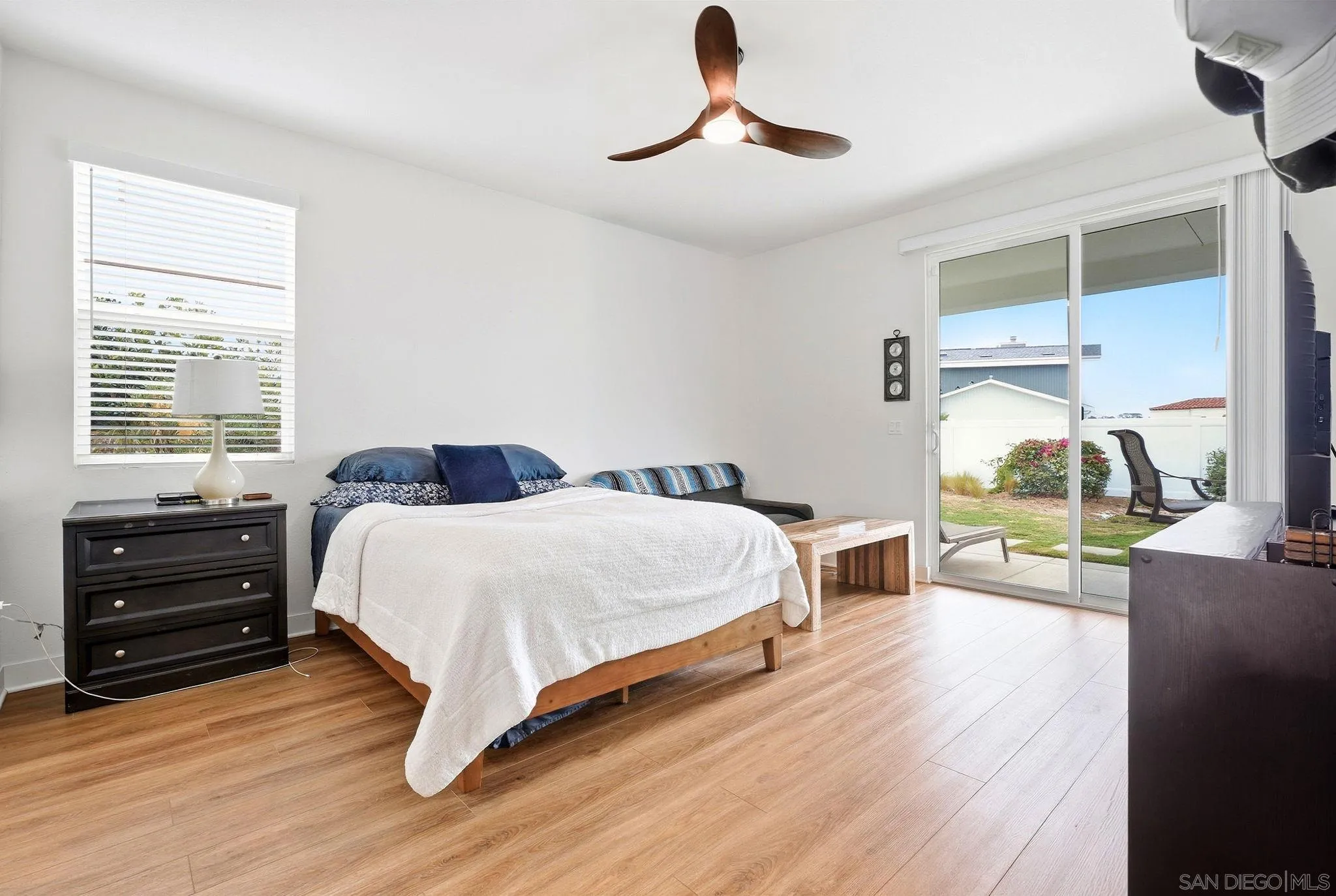 https://cdn.realtyfeed.com/cdn/127/260023484/37fc4fdefb48ed4813f3b6ab8c11d858.webp