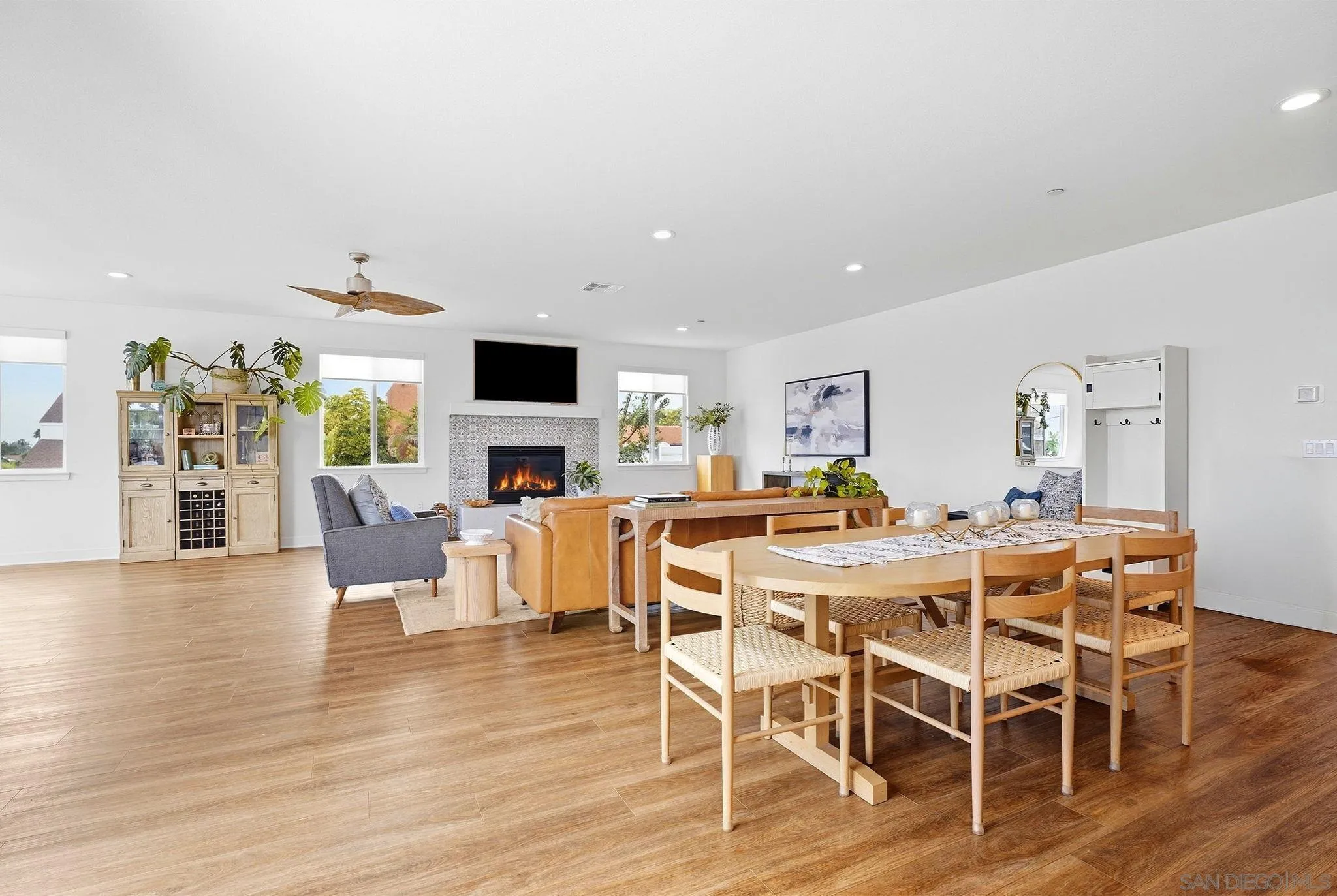 https://cdn.realtyfeed.com/cdn/127/260023484/76424e2958a81939148ac3cf261f906a.webp
