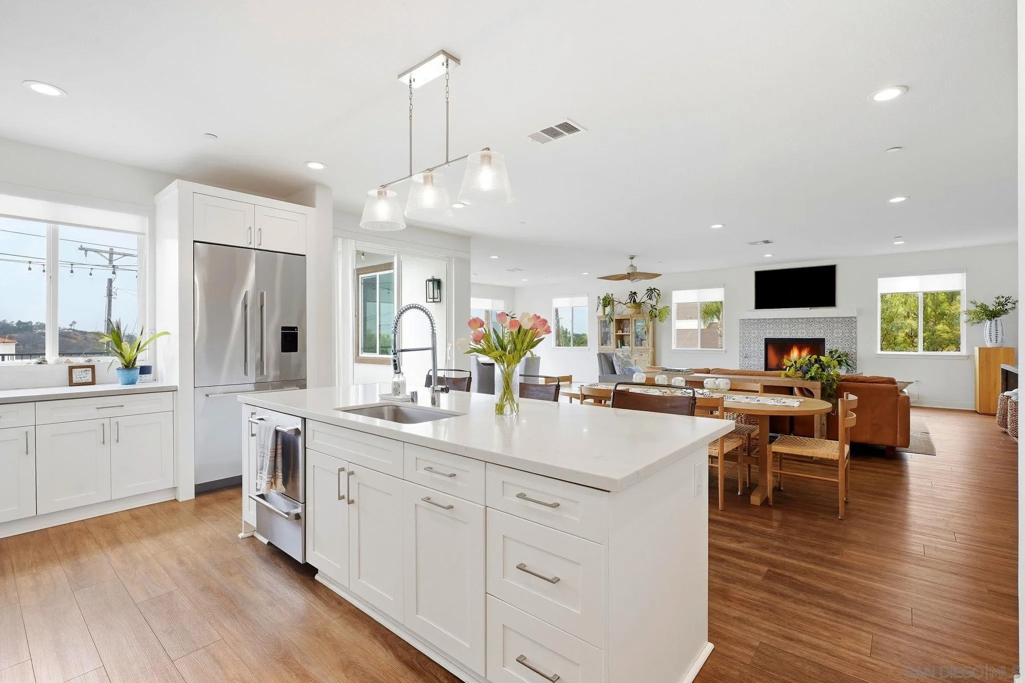 https://cdn.realtyfeed.com/cdn/127/260023484/a1c6dcf139ee082ea41188293de26586.webp