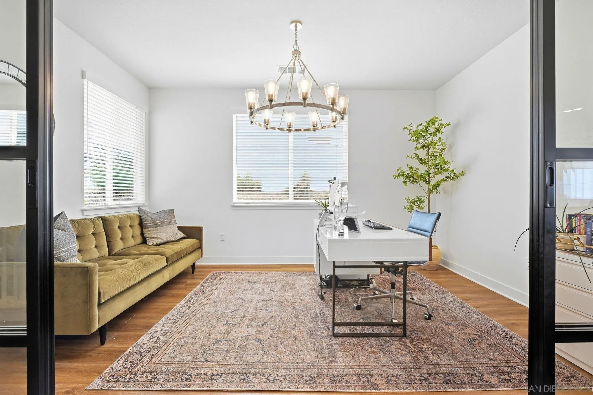 https://cdn.realtyfeed.com/cdn/127/260023484/cfb970465a3a03f18061e16edfc27c04.webp