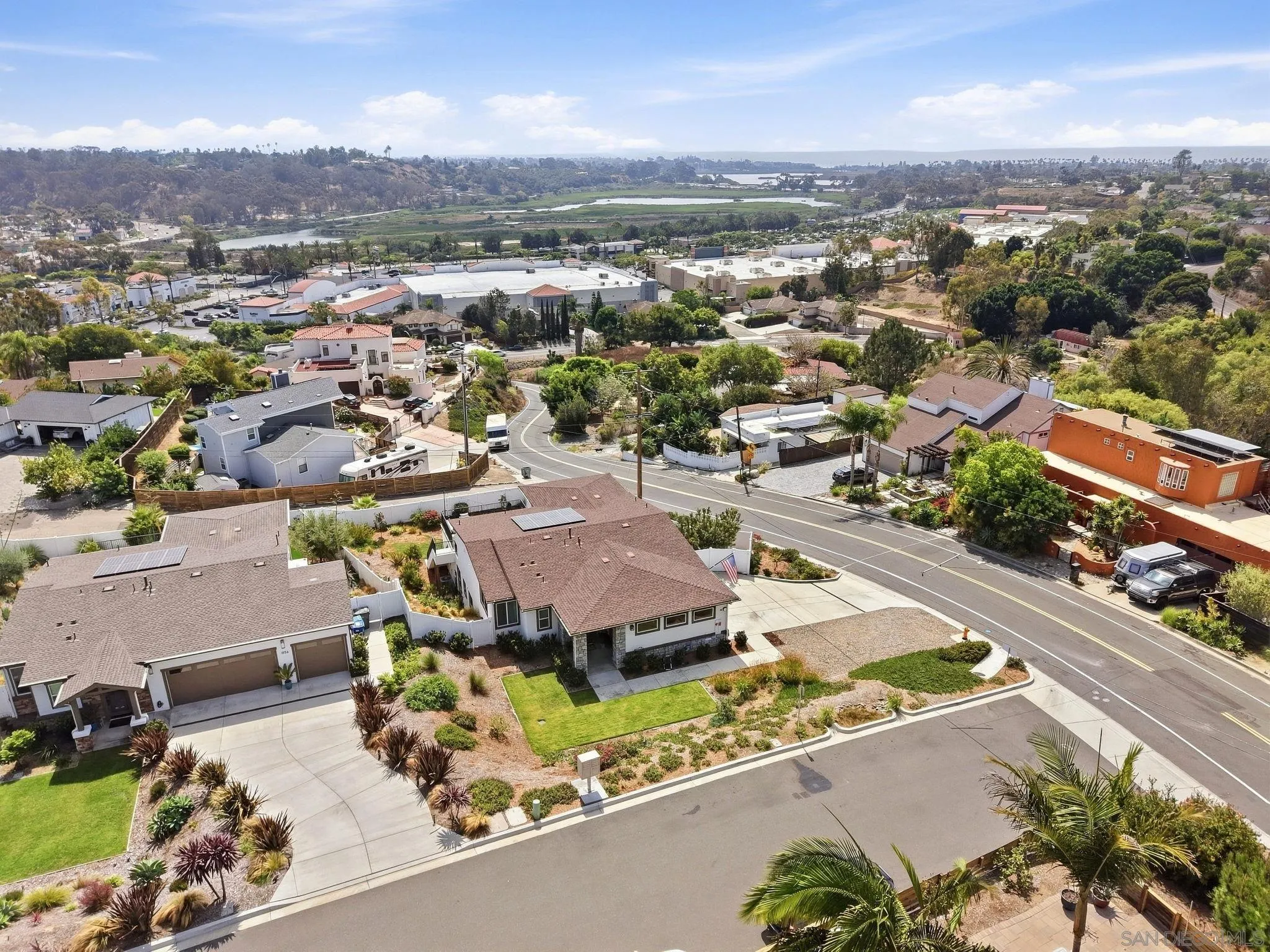 https://cdn.realtyfeed.com/cdn/127/260023484/d4c75f184458b4c4b9fddbe301ac23dc.webp
