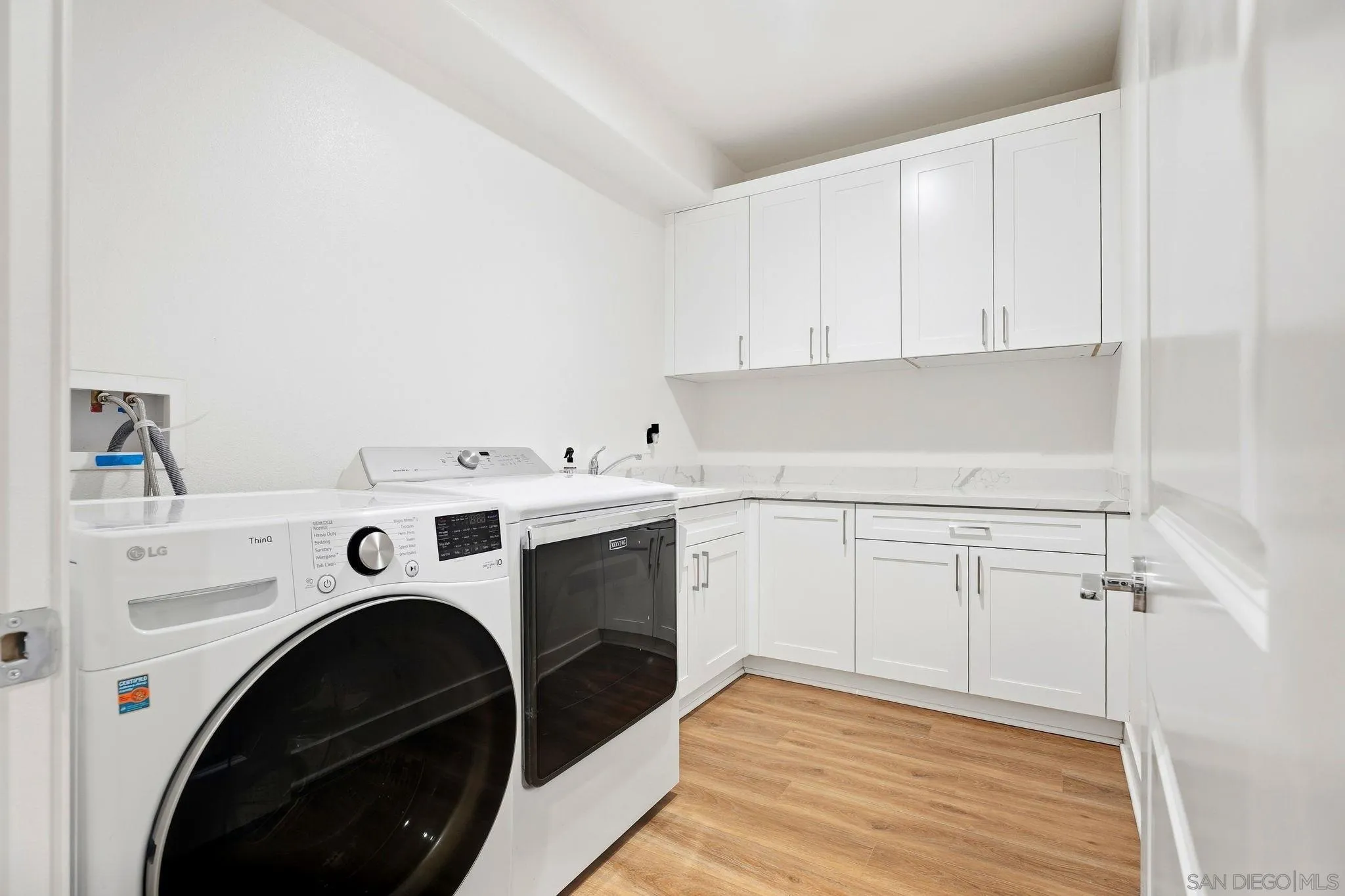 https://cdn.realtyfeed.com/cdn/127/260023484/db9ea3f3cfb6c494dd414c29a2902278.webp