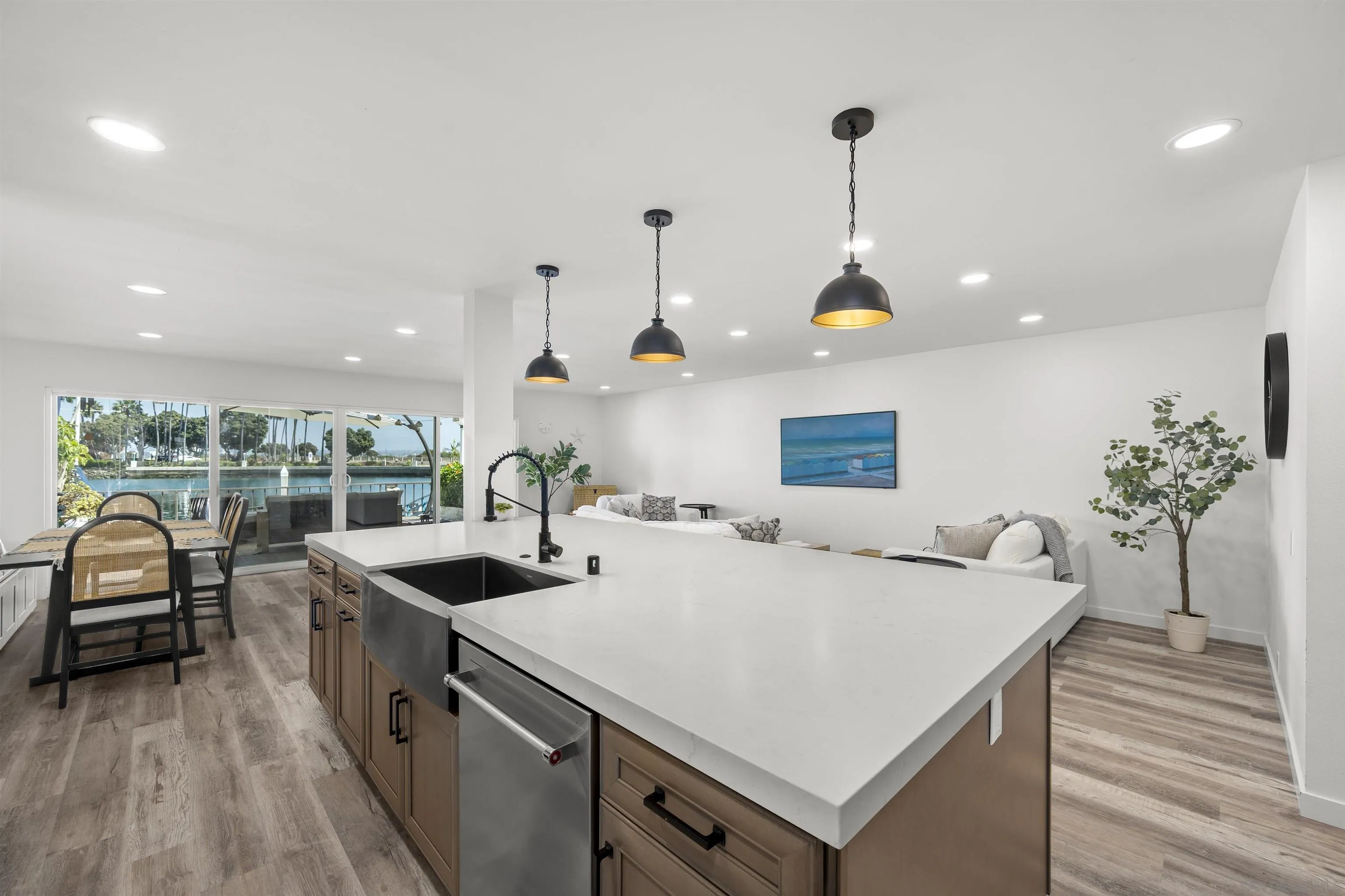 https://cdn.realtyfeed.com/cdn/127/260023489/44ae362b0956393e250b6fd39d55f996.webp