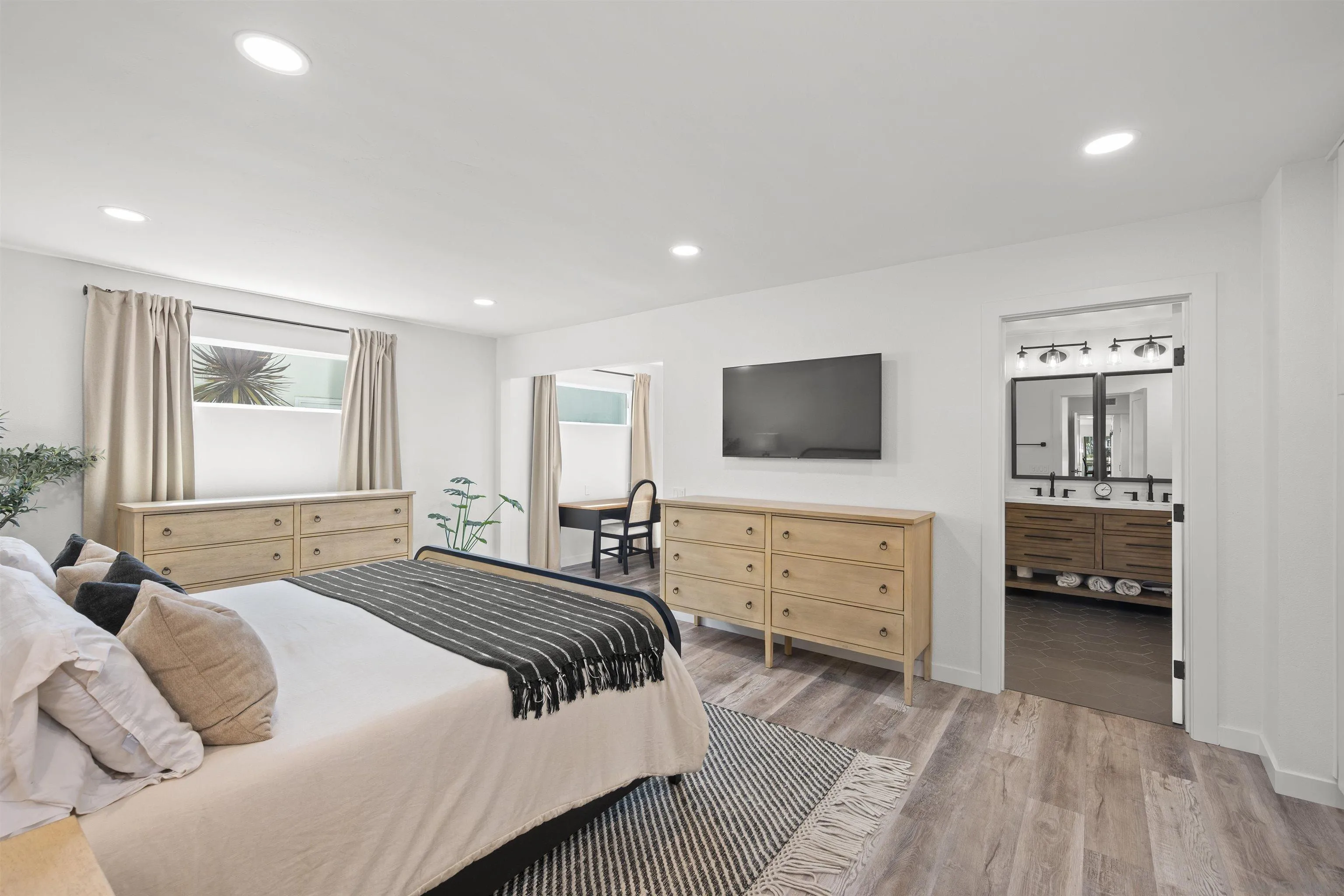 https://cdn.realtyfeed.com/cdn/127/260023489/7ab5b8891585c4fbbfb2f266462338a0.webp