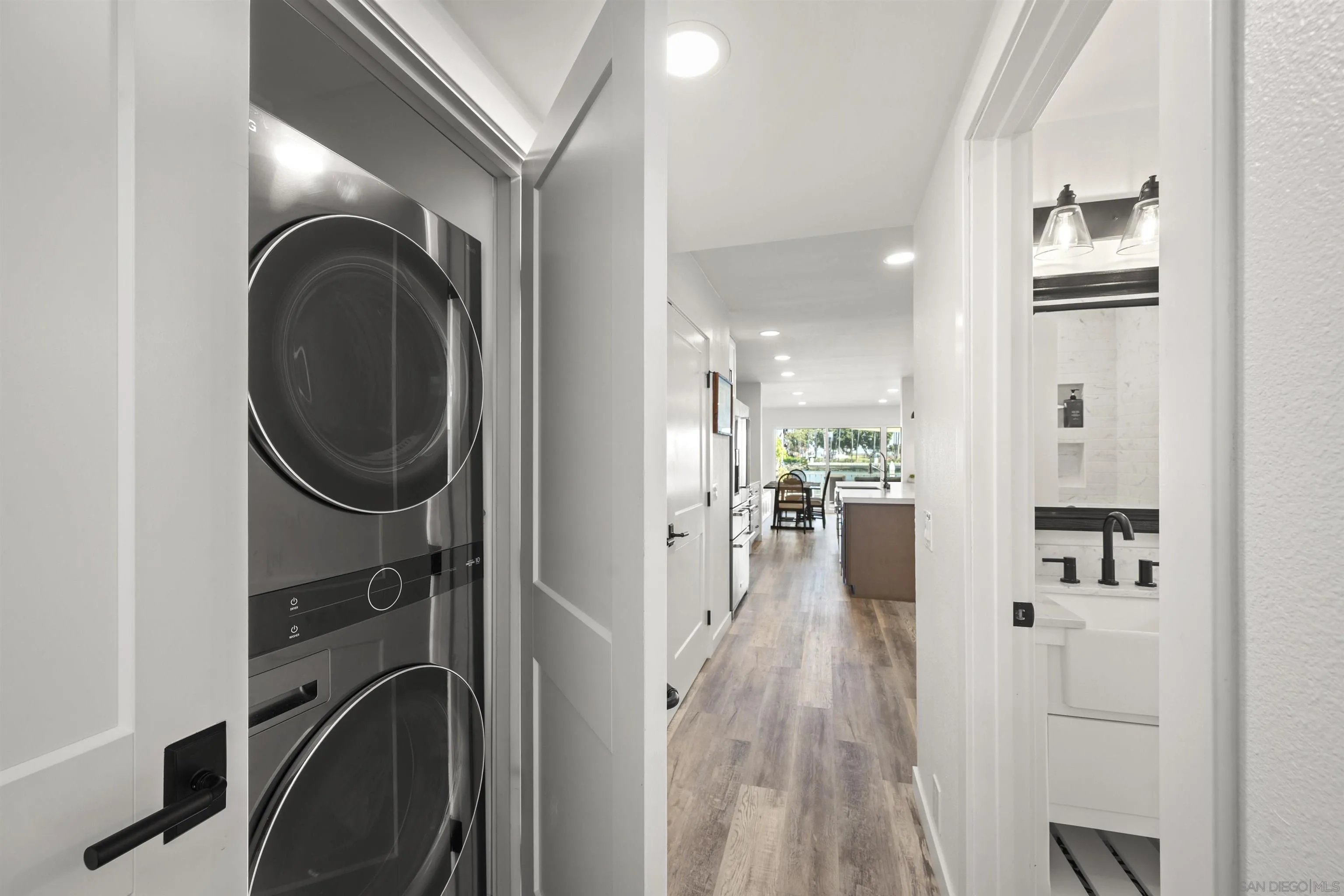 https://cdn.realtyfeed.com/cdn/127/260023489/c53d6ddcb1e15f3f99723fac65667107.webp