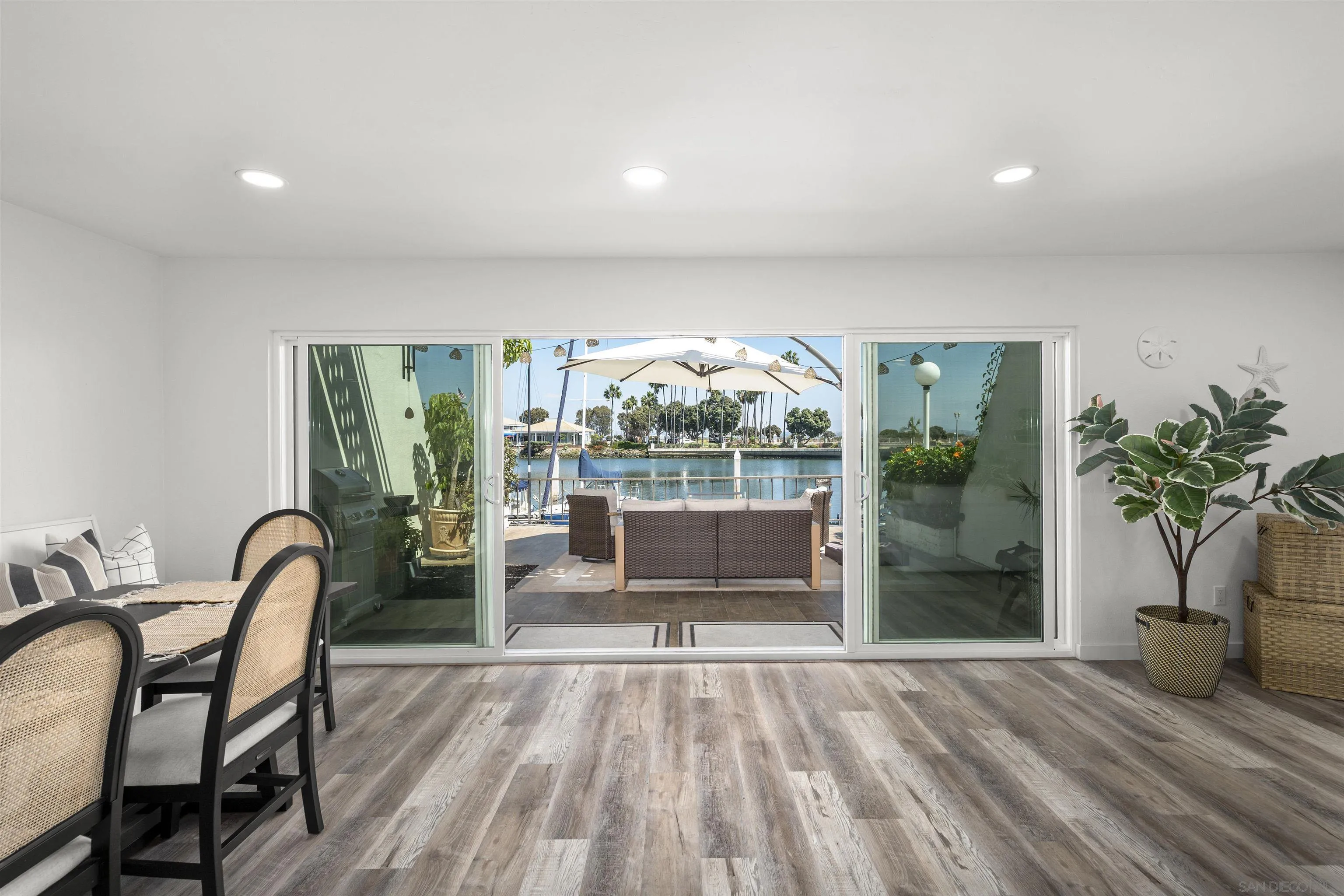 https://cdn.realtyfeed.com/cdn/127/260023489/dcc68dd2fdc4a9f826971dbe8a42cbe5.webp