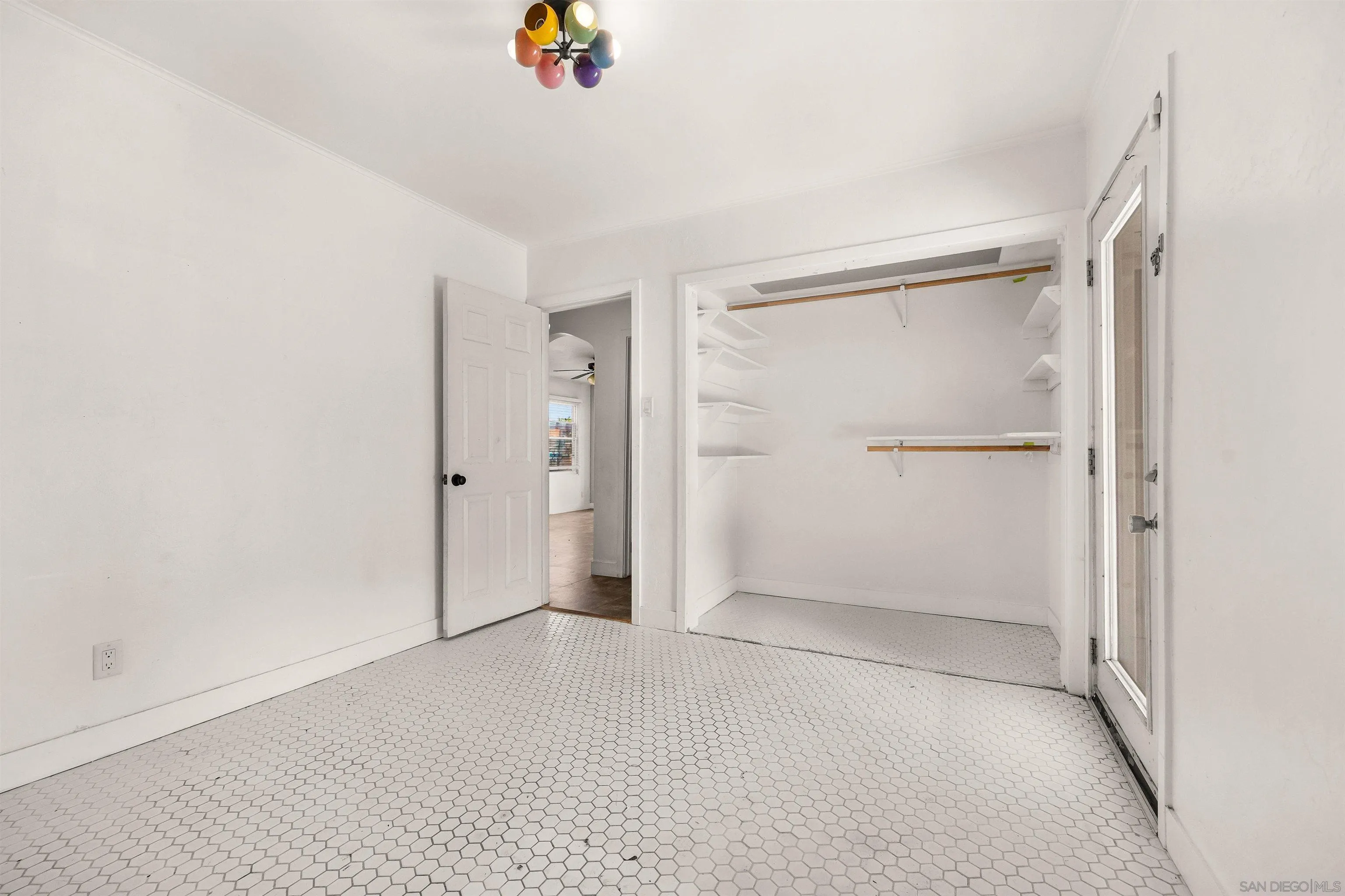 https://cdn.realtyfeed.com/cdn/127/260023490/9ba7824dc7542973d59fe9a6277c1529.webp