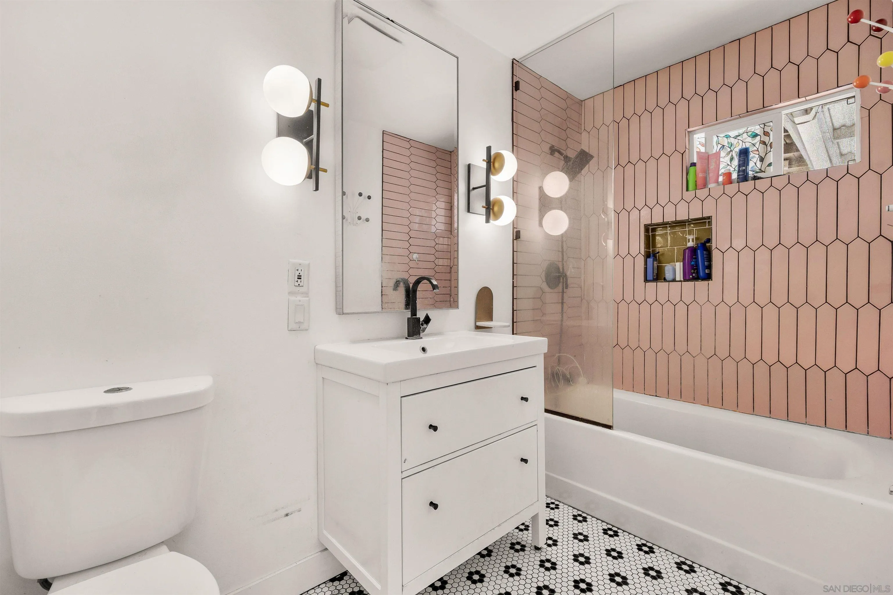 https://cdn.realtyfeed.com/cdn/127/260023490/a6c7c4a8f80926a4f17e6dcfbef70c61.webp