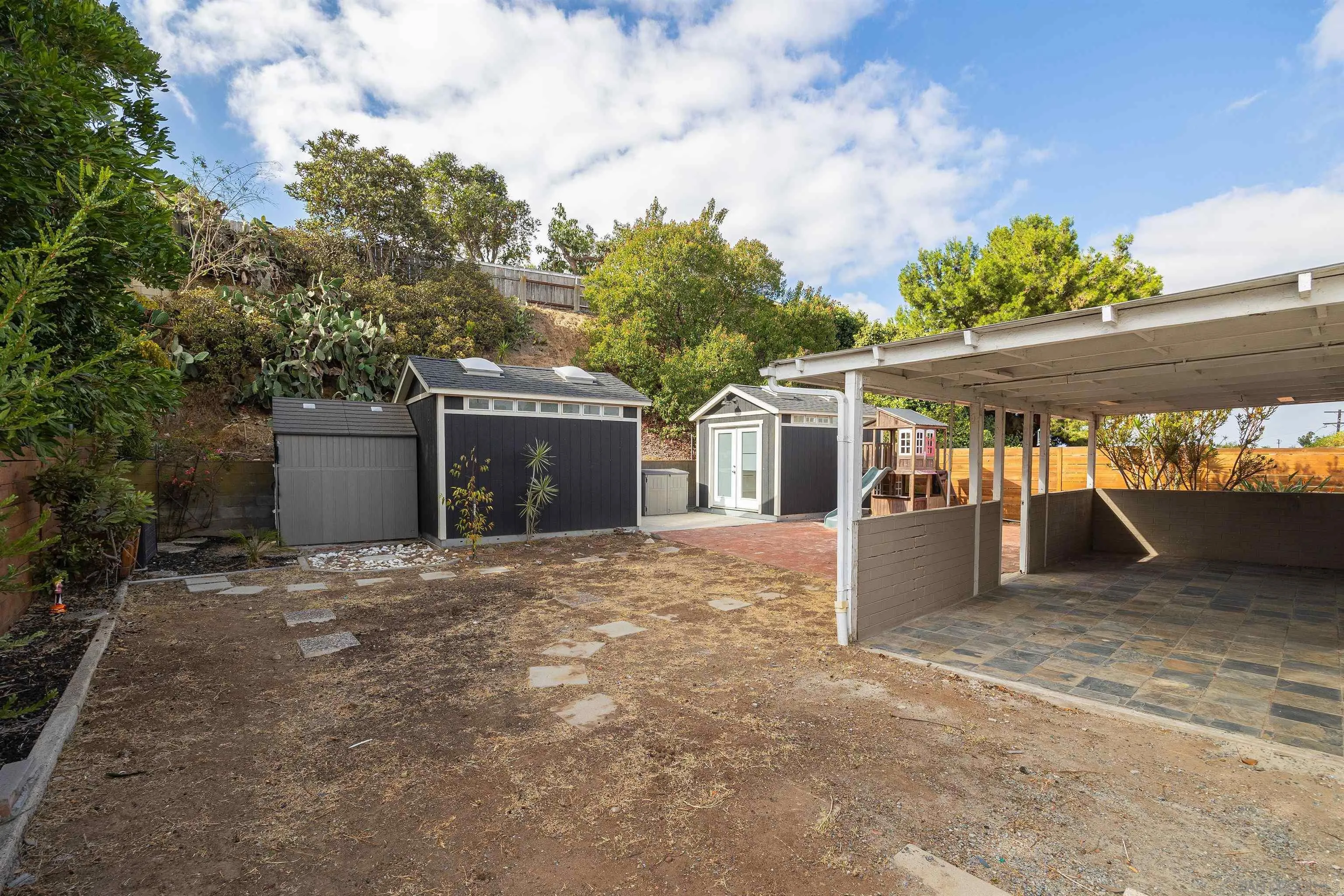 https://cdn.realtyfeed.com/cdn/127/260023490/ce0ae85605db6ea54f6fa64eed78f0ab.webp