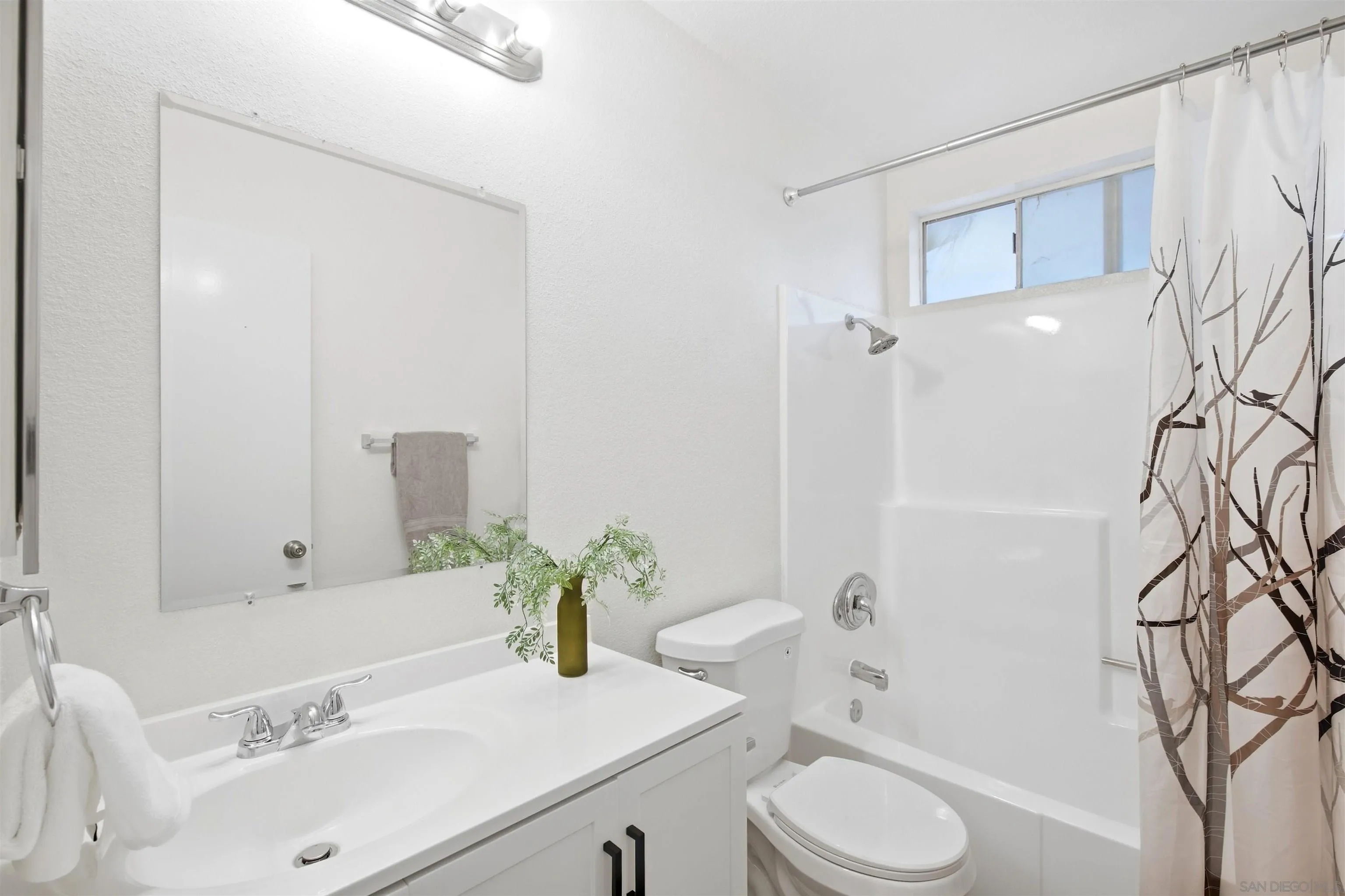 https://cdn.realtyfeed.com/cdn/127/260023491/8e8a84c019221dad1fd97fff32cc69fe.webp