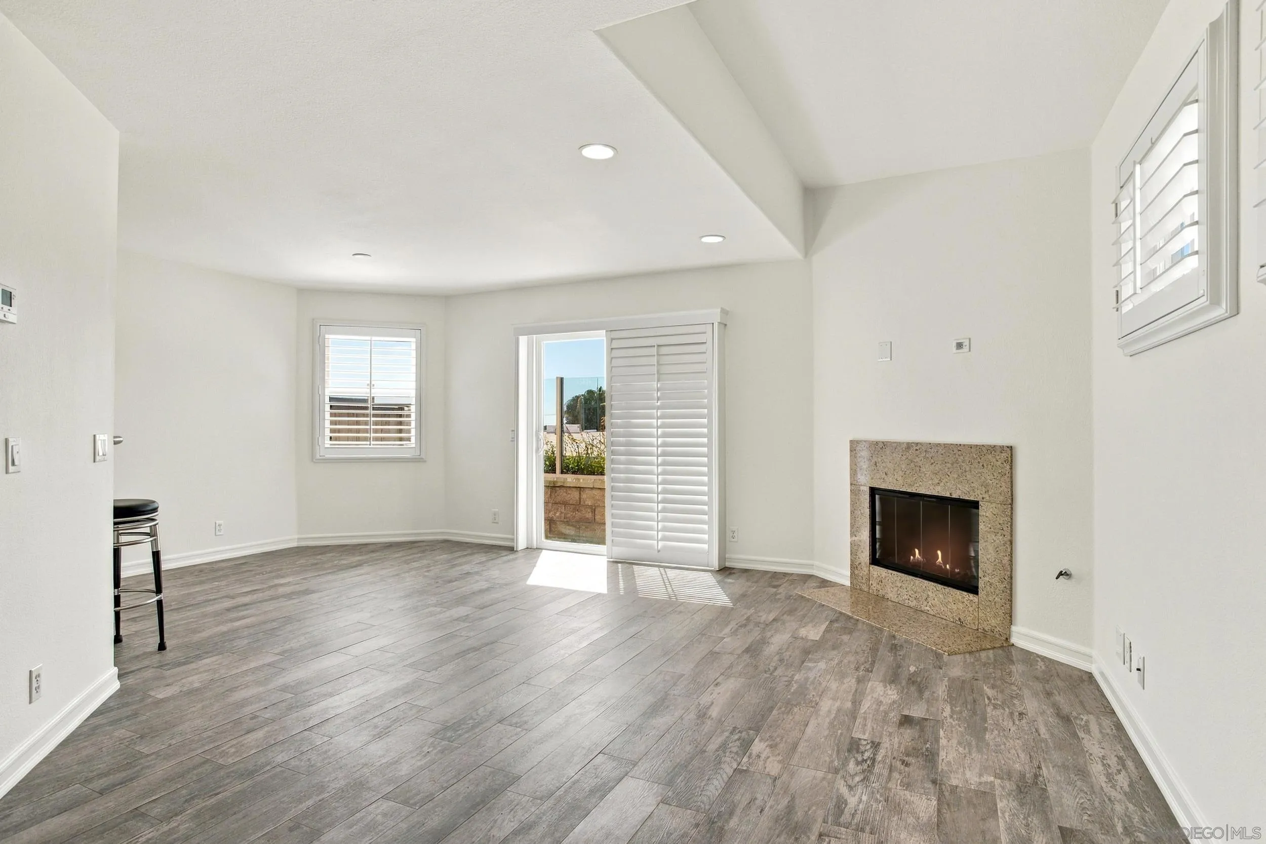 https://cdn.realtyfeed.com/cdn/127/260023496/29e2ec2f7429d6191d12661c62568472.webp
