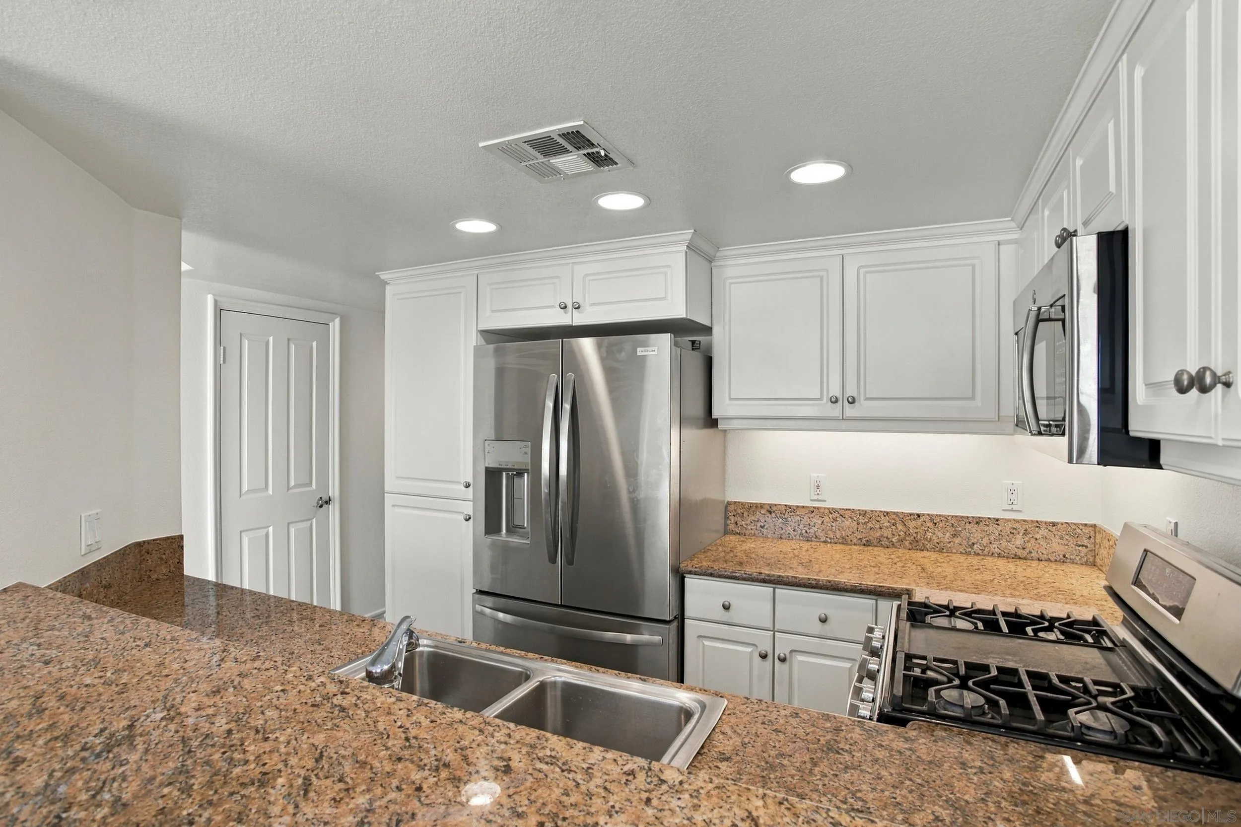 https://cdn.realtyfeed.com/cdn/127/260023496/3a9f81fcbc9167c0923cace480f3747b.webp