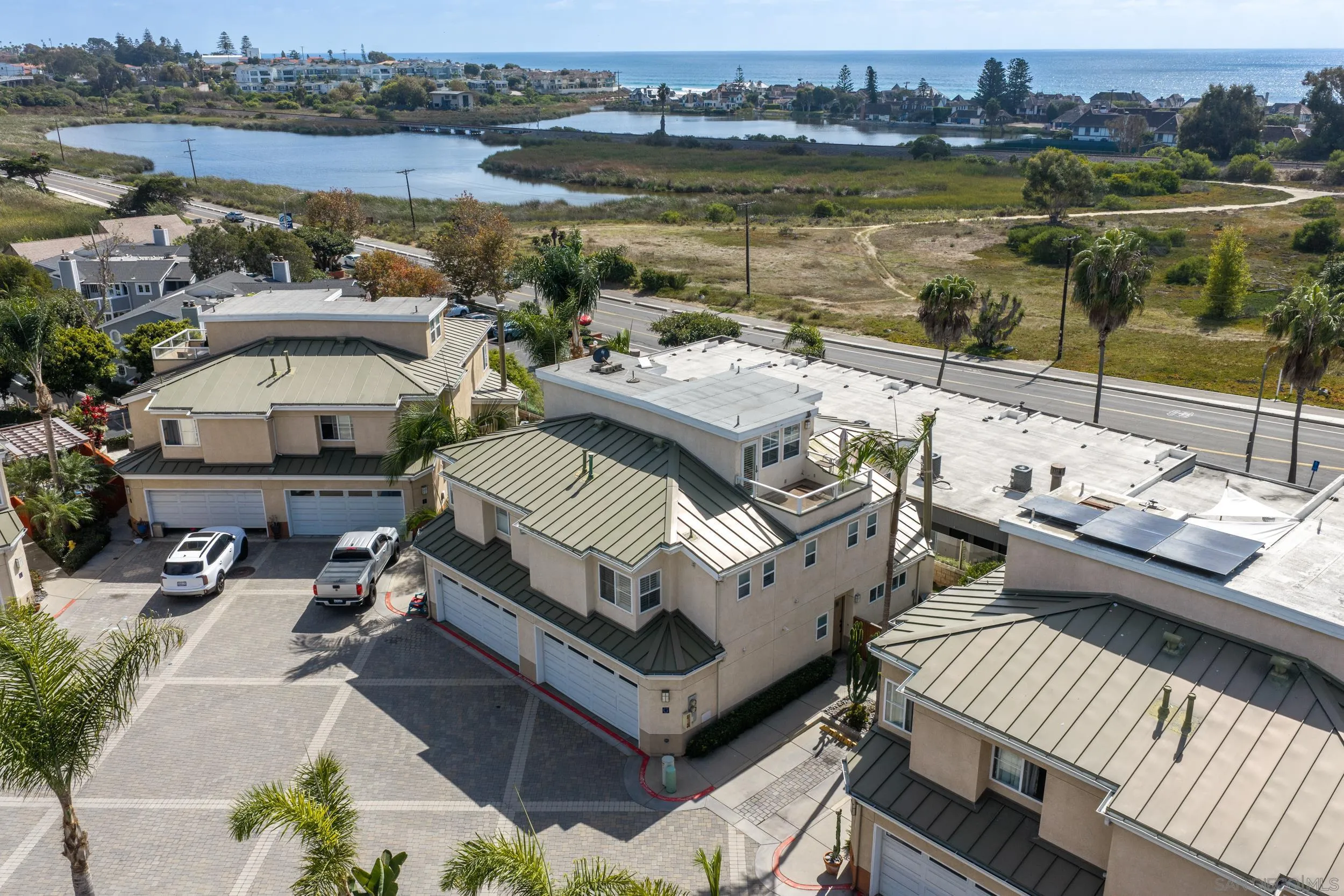 https://cdn.realtyfeed.com/cdn/127/260023496/4086d67155f26d9ee8e3c44d1b890f0b.webp