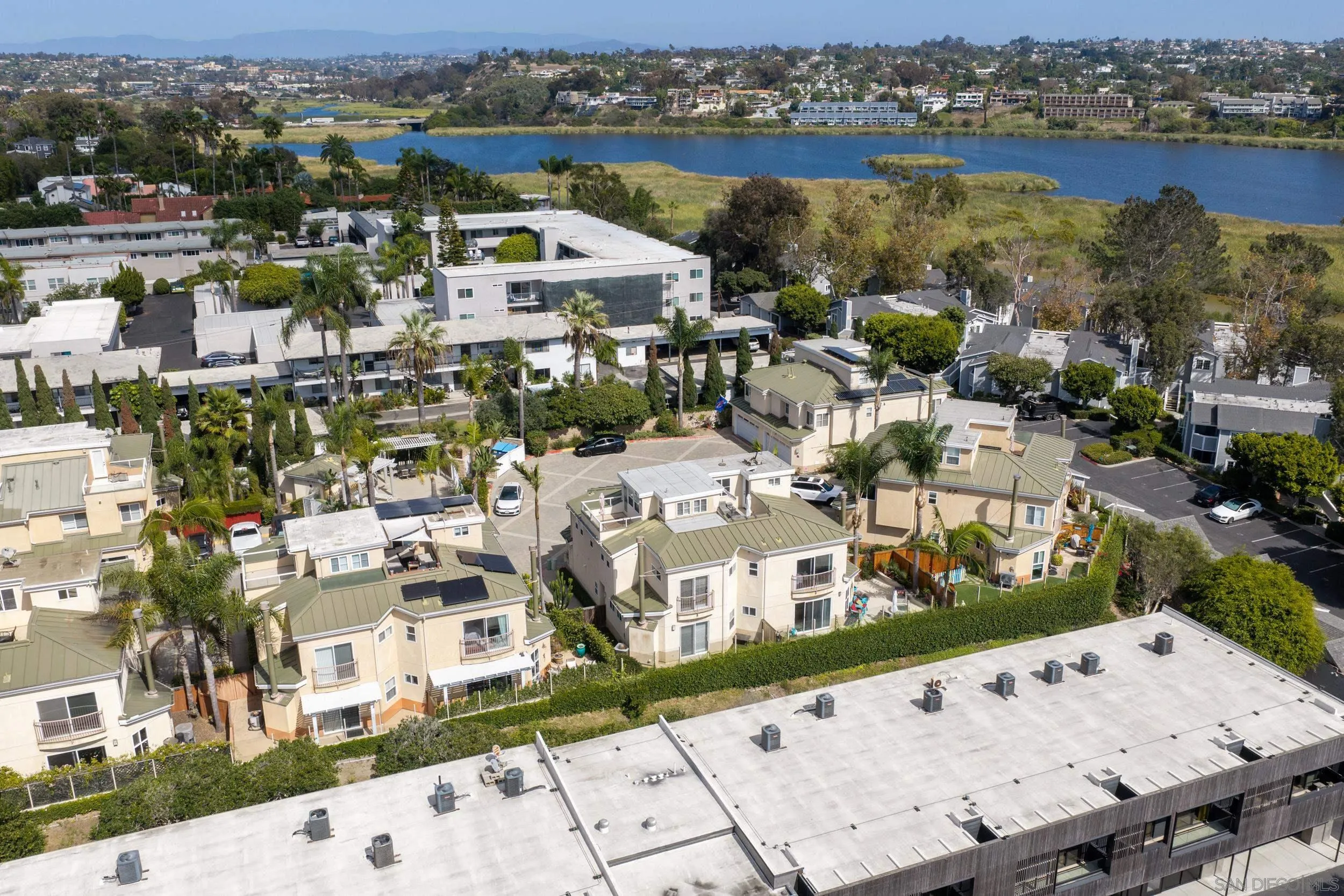 https://cdn.realtyfeed.com/cdn/127/260023496/763eb17b9e6a9908787beb3a74604132.webp