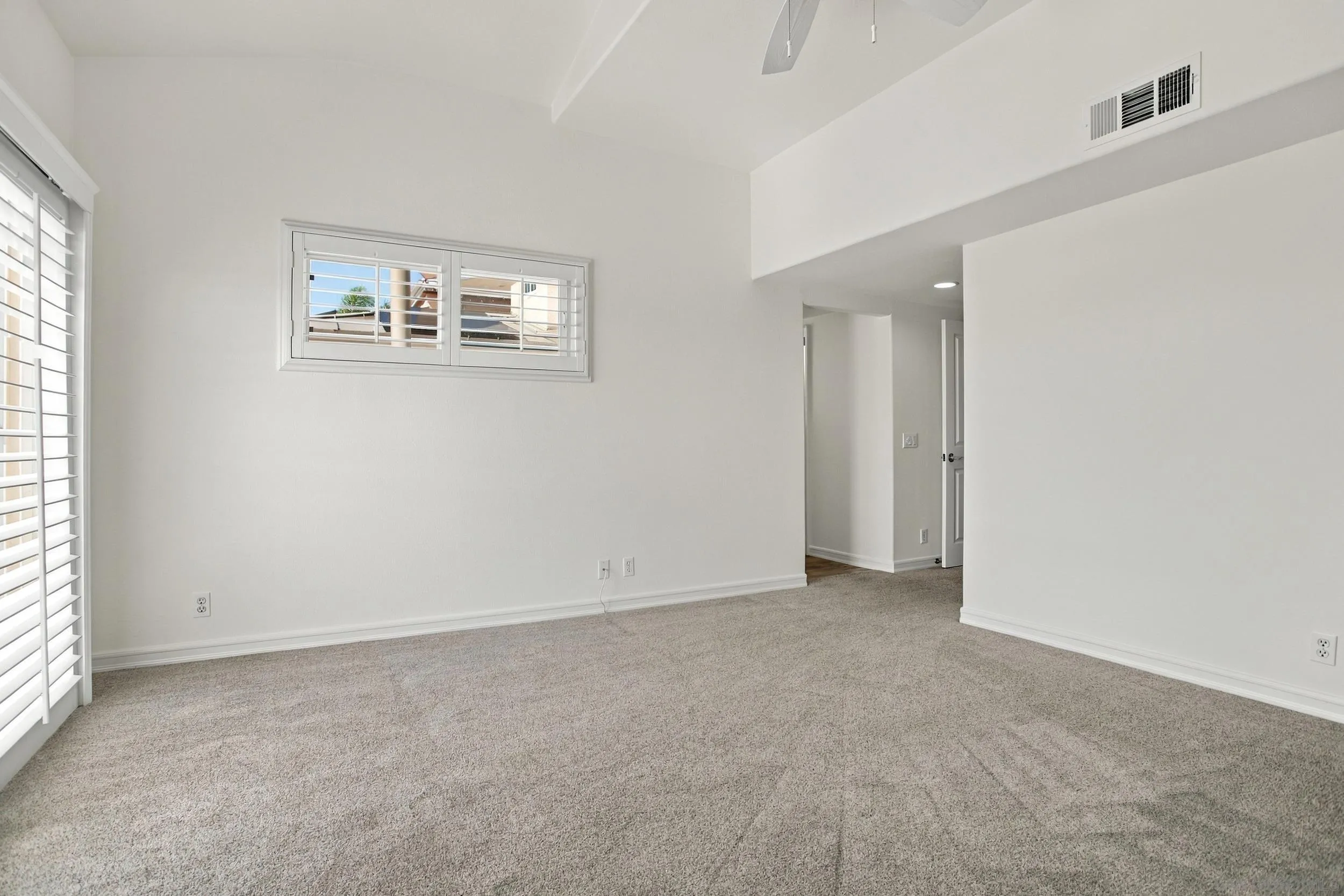 https://cdn.realtyfeed.com/cdn/127/260023496/ba433e786eb337df08f7c9565f32a9ac.webp