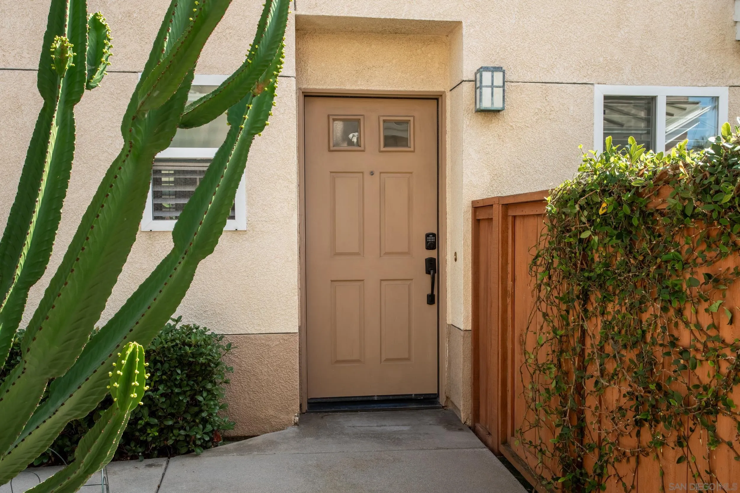 https://cdn.realtyfeed.com/cdn/127/260023496/ccd4a2cb5060356a3593538c0a687f5e.webp