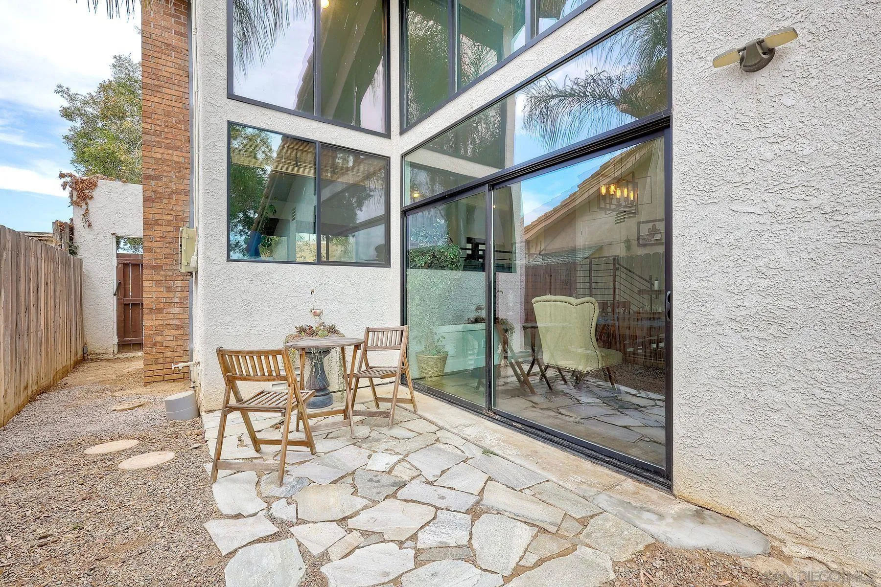 https://cdn.realtyfeed.com/cdn/127/260023497/b99d5117e6b68517a9b8d671a8c523af.webp