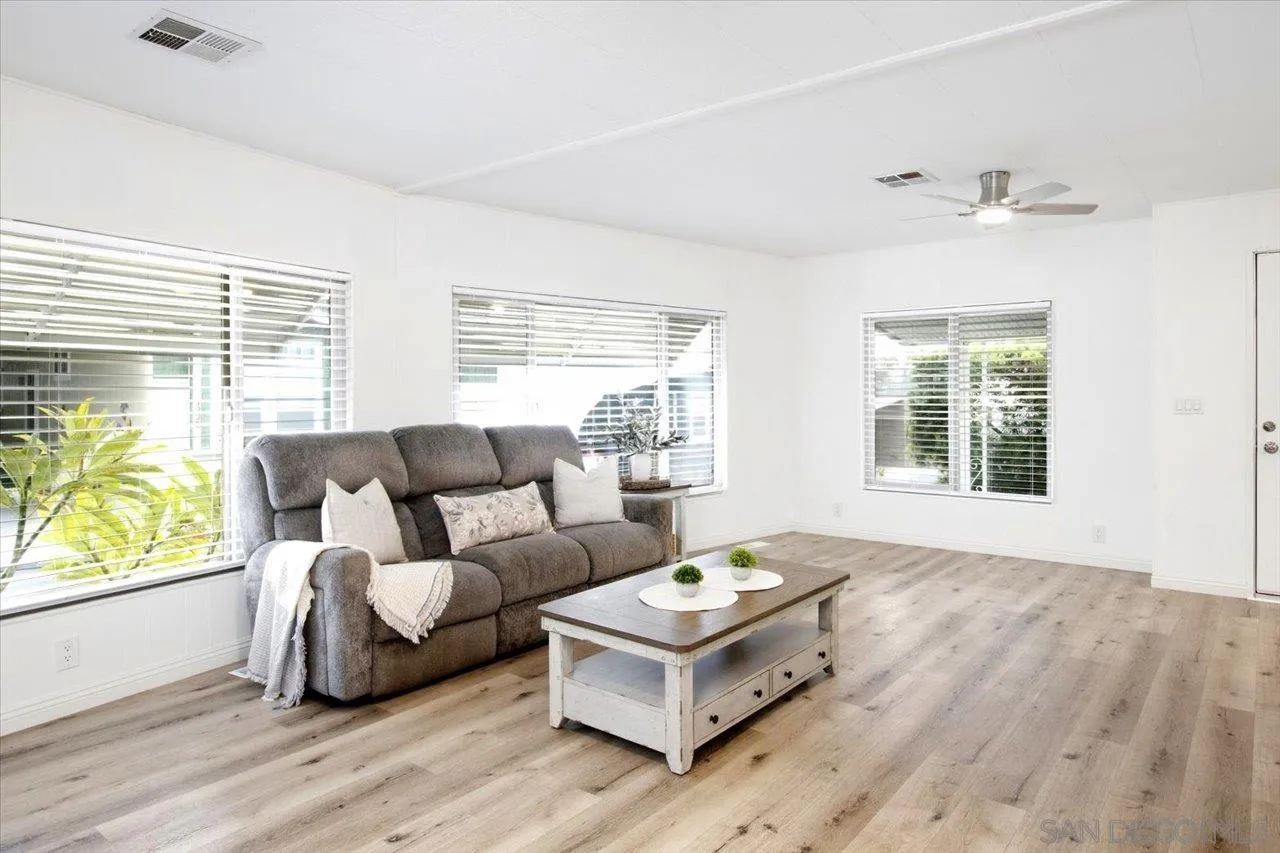 https://cdn.realtyfeed.com/cdn/127/260023501/132e79bab9cbe944702c5fede8136162.webp