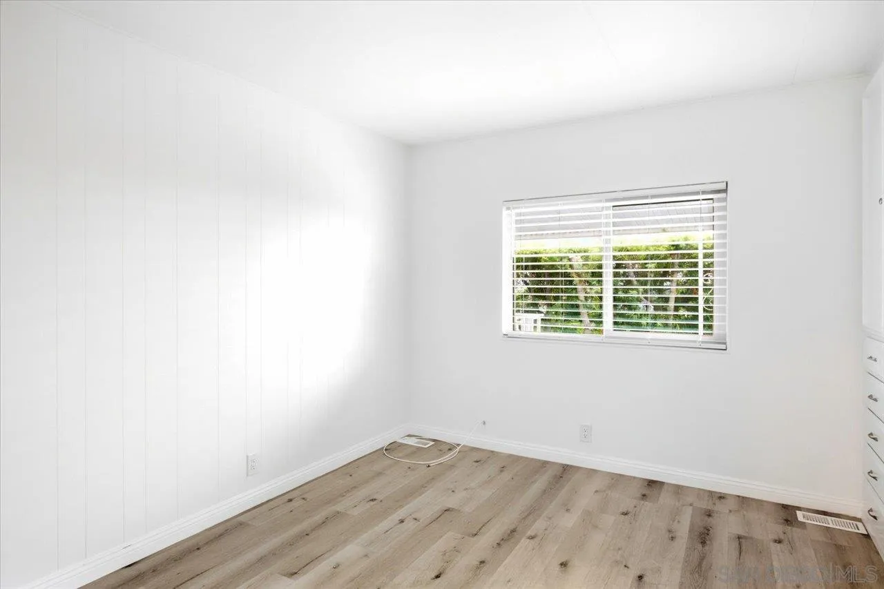 https://cdn.realtyfeed.com/cdn/127/260023501/b75ca3c10ce1c51d6a900b62097c0a1b.webp
