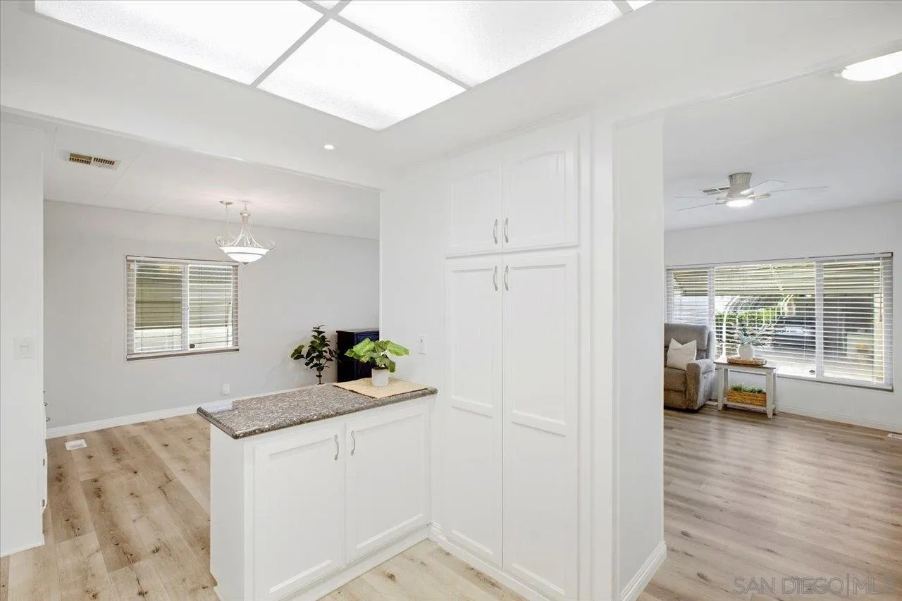 https://cdn.realtyfeed.com/cdn/127/260023501/e1609b9cc85d861211dce74050148888.webp