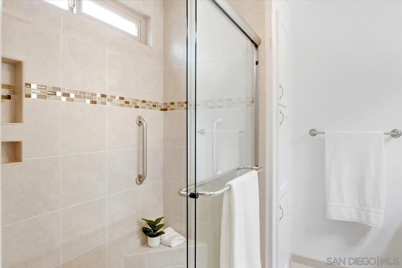 https://cdn.realtyfeed.com/cdn/127/260023501/e94a994641bd21e4b928d250ec288a74.webp