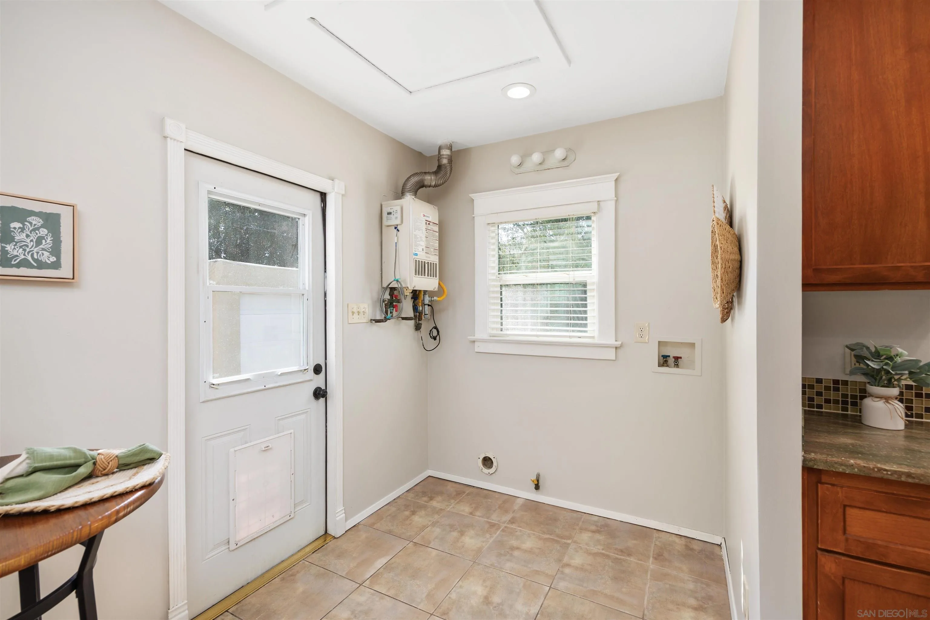 https://cdn.realtyfeed.com/cdn/127/260023502/8c88f63379393d738db0d5896c4a85d0.webp