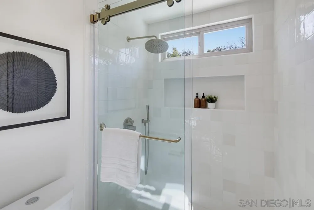 https://cdn.realtyfeed.com/cdn/127/260023509/93f73bd986ef4d763c33f4cfffec0244.webp