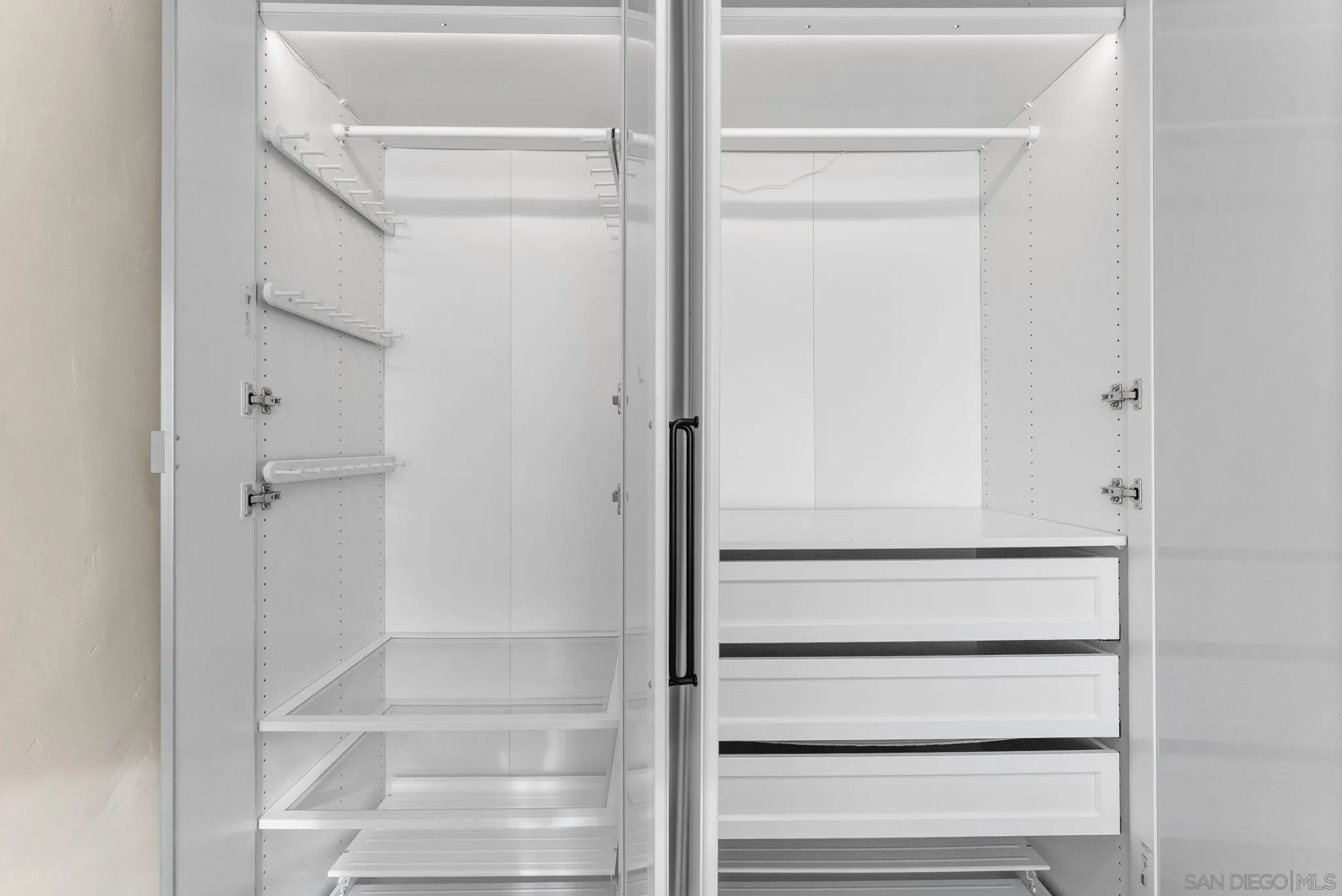 https://cdn.realtyfeed.com/cdn/127/260023510/271dbc0a18c9eb40d2c2d2c69d024d51.webp