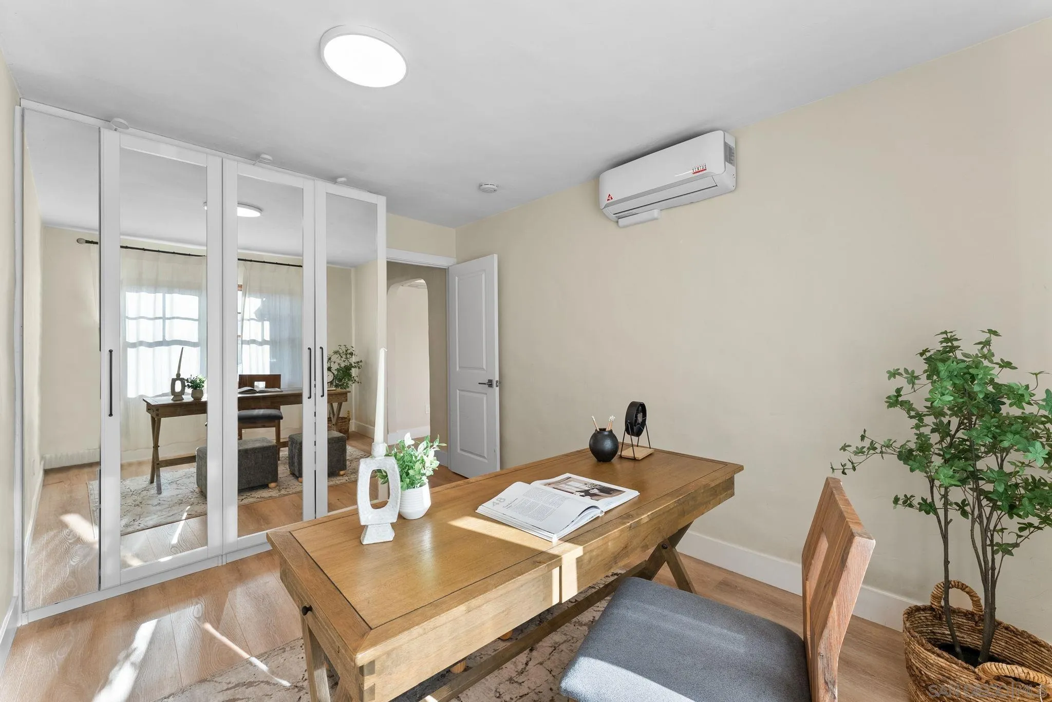 https://cdn.realtyfeed.com/cdn/127/260023510/78a610fdef0a4d1f3010641f7ab4aadf.webp