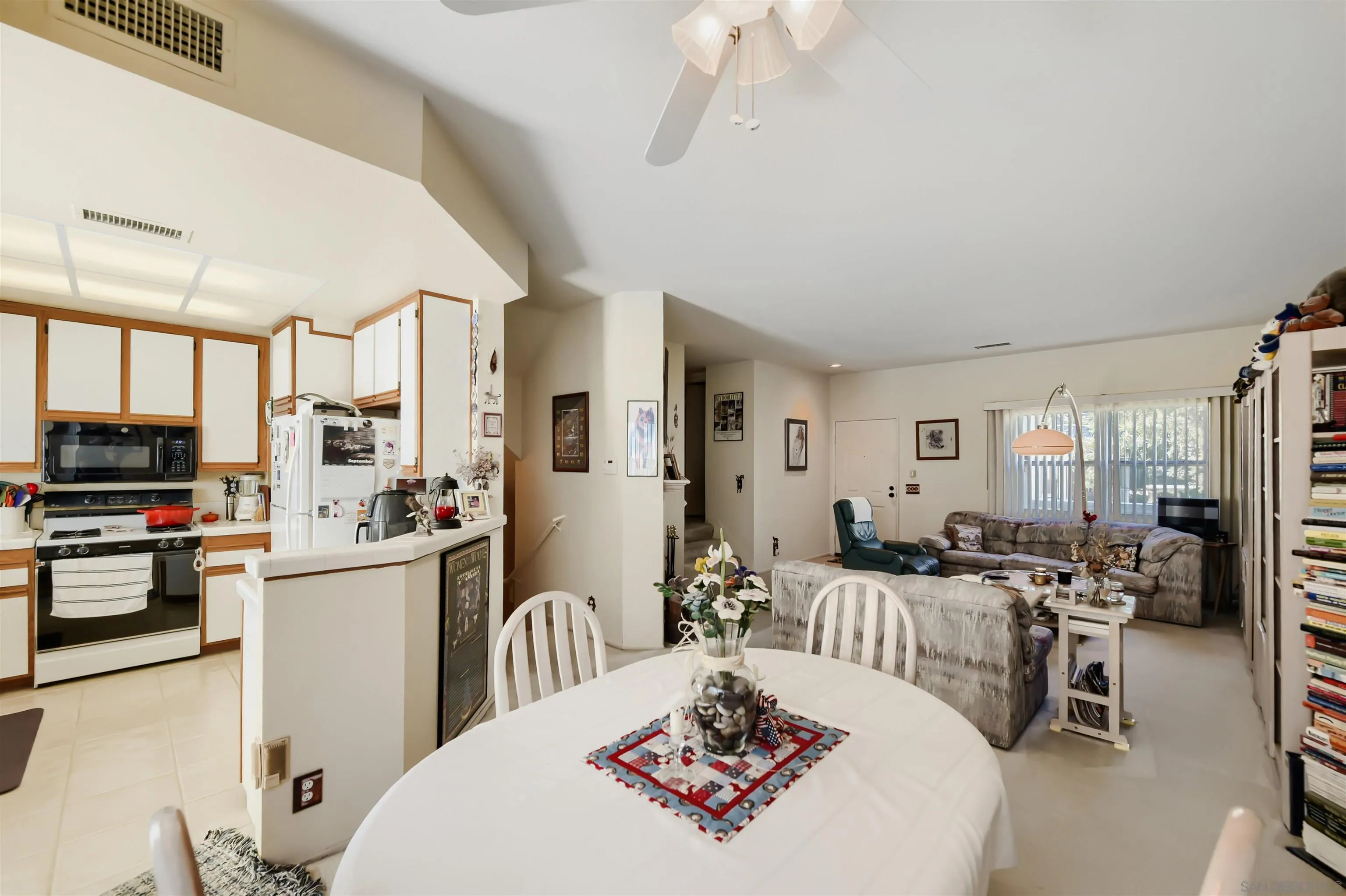 https://cdn.realtyfeed.com/cdn/127/260023512/8dd00847f35f8aec0e5fdb2e27b8d415.webp