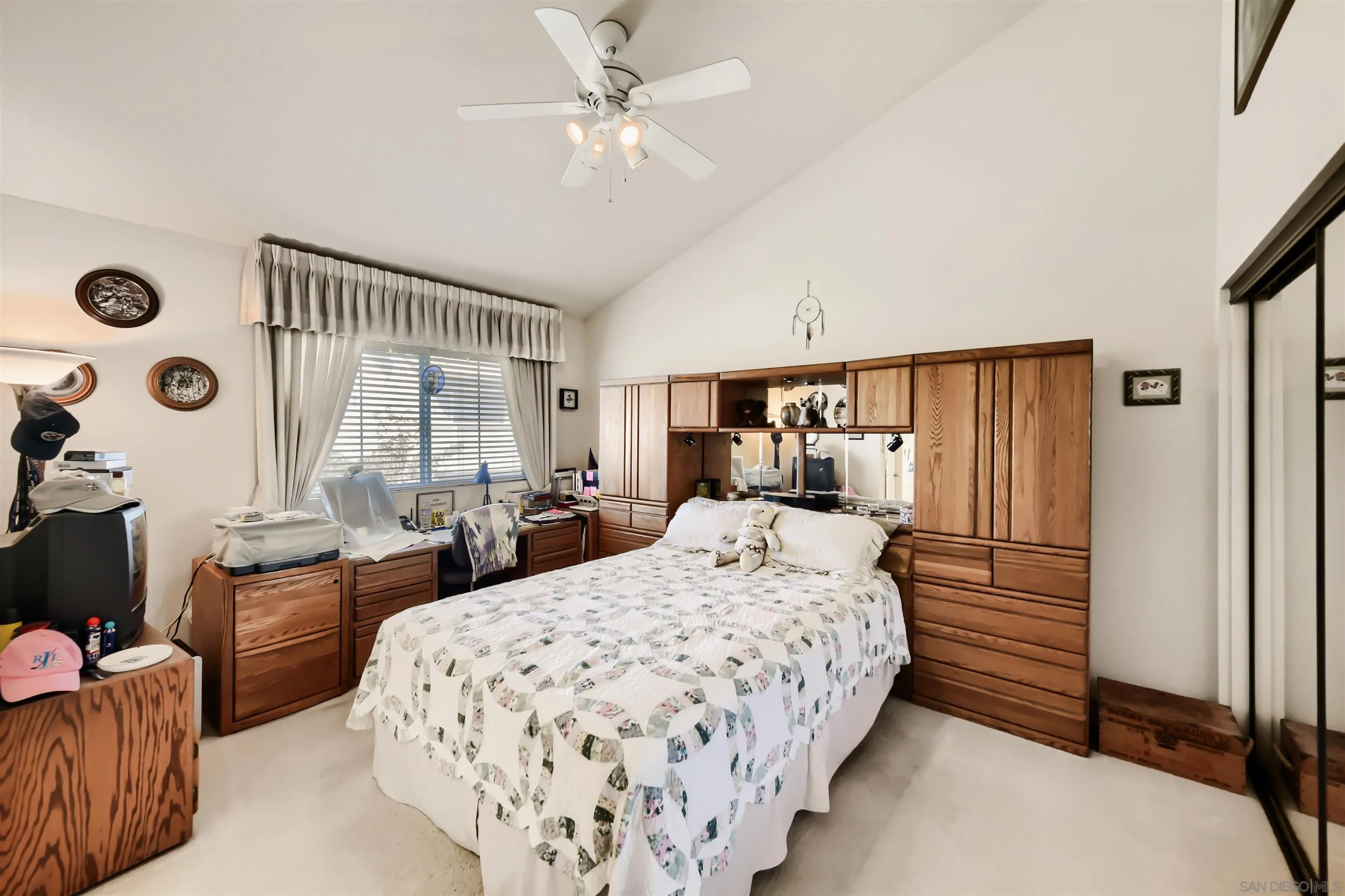 https://cdn.realtyfeed.com/cdn/127/260023512/a76f0956d572f54d69de6023609679a3.webp