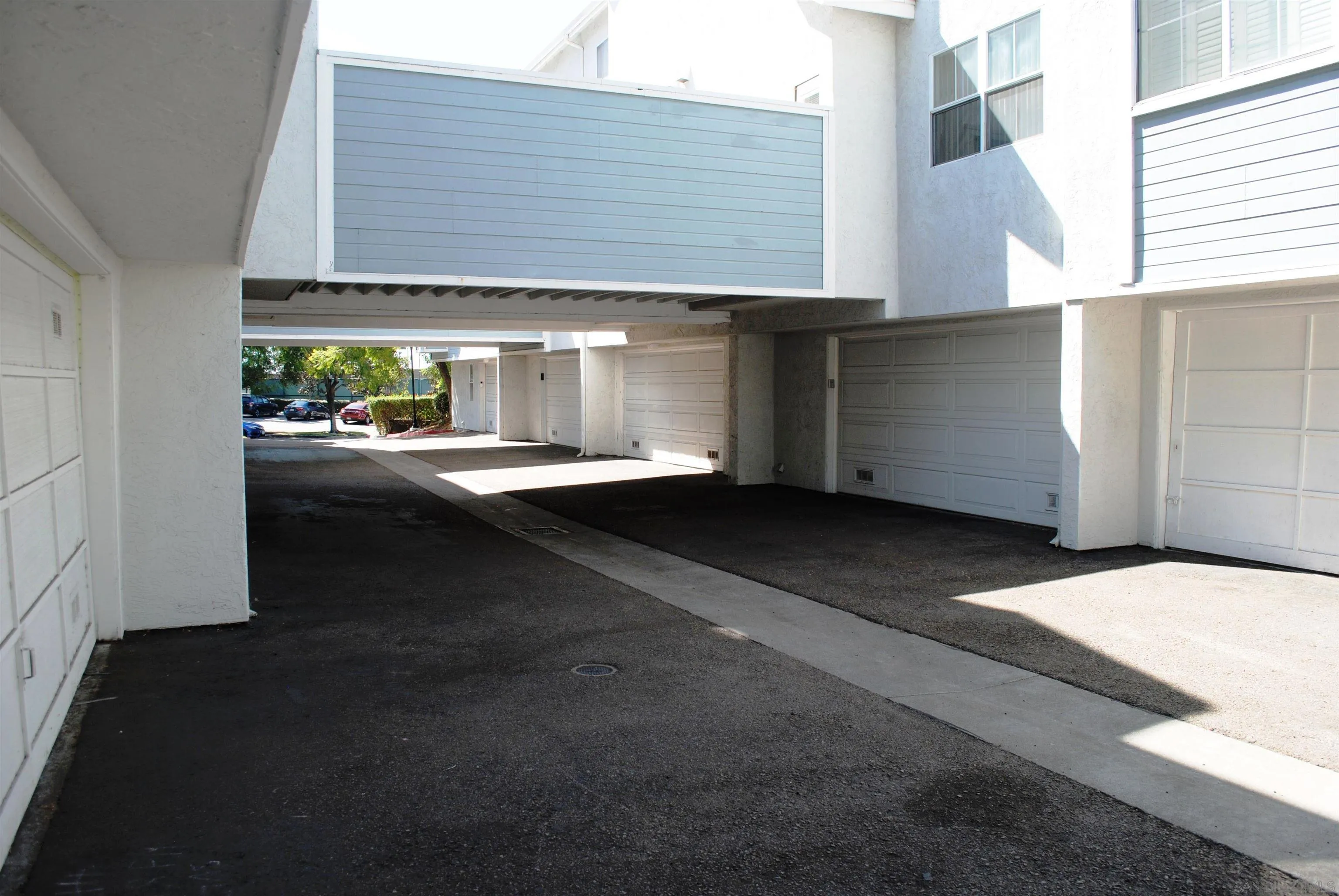 https://cdn.realtyfeed.com/cdn/127/260023512/b2b0e05f70ab858aca287d6237ede8d9.webp