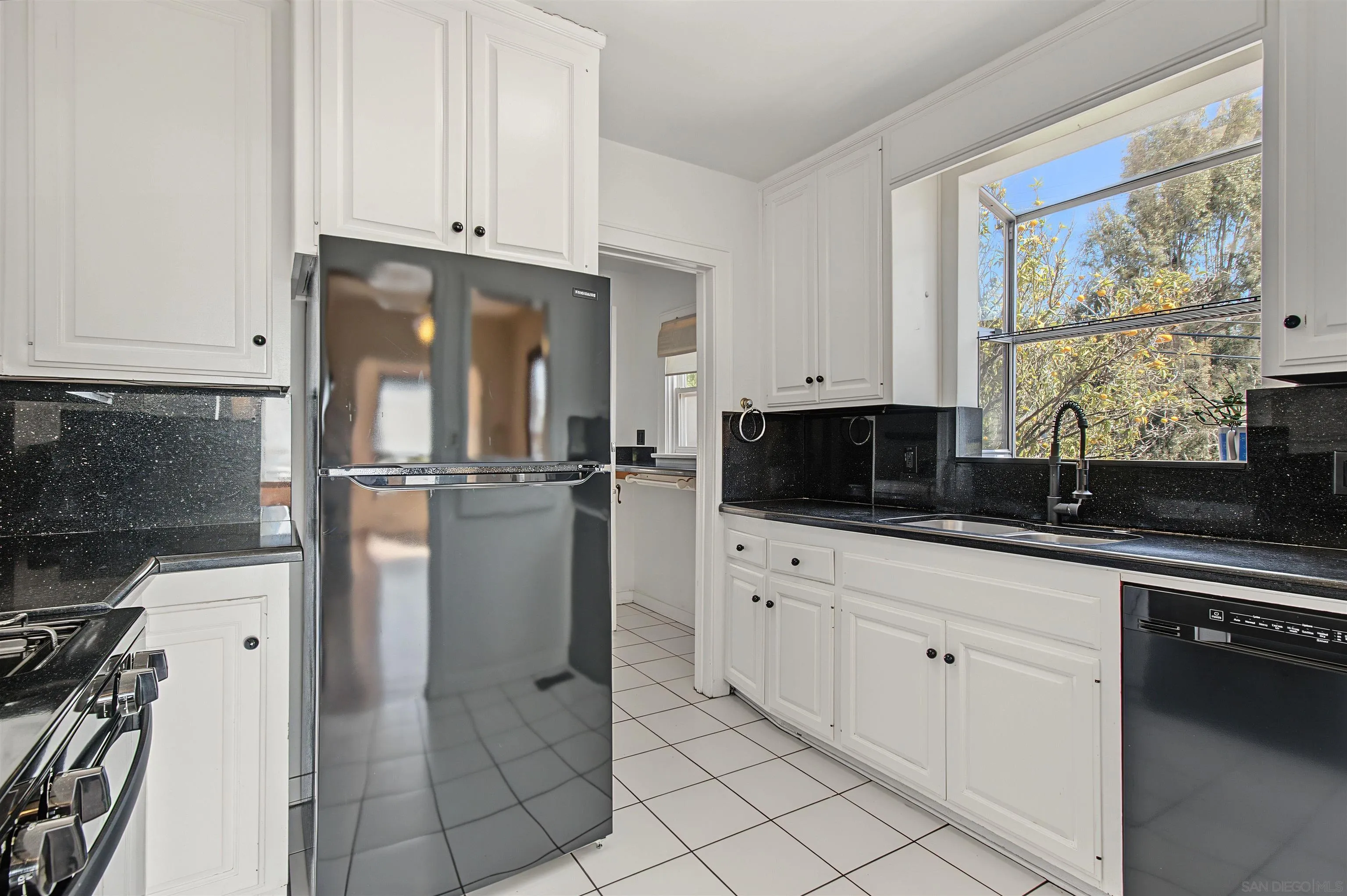 https://cdn.realtyfeed.com/cdn/127/260023516/c60a30837935bc5aa97cc47e547d44da.webp