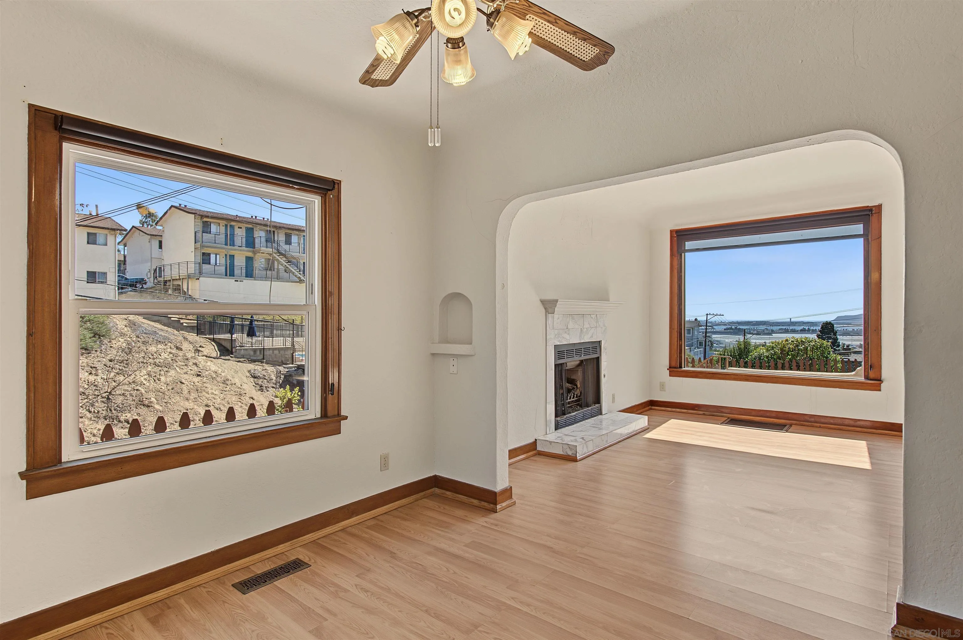https://cdn.realtyfeed.com/cdn/127/260023516/f5e4a17e3f595561d0d1889aa497a920.webp